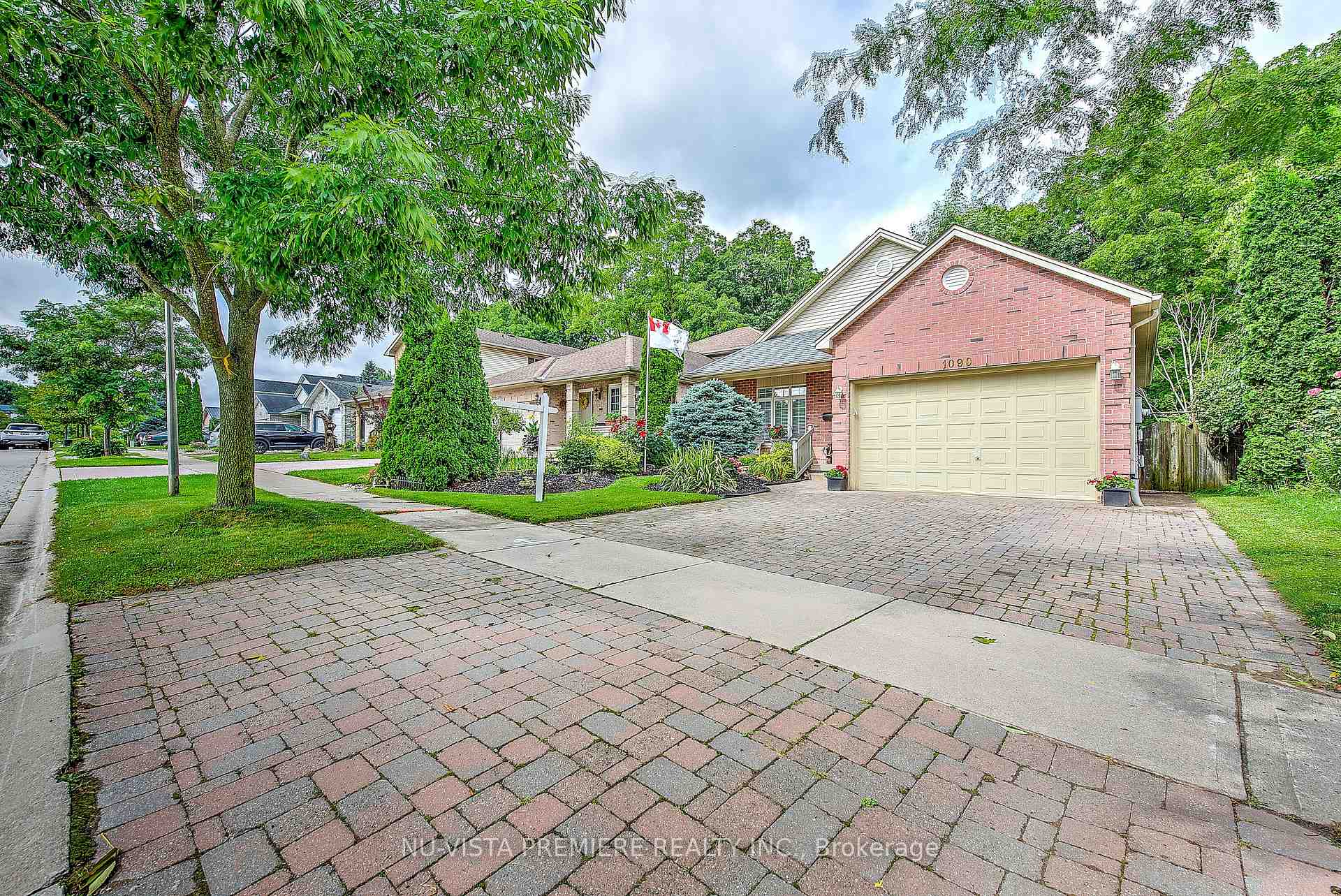 Front of 1090 Shelborne Place