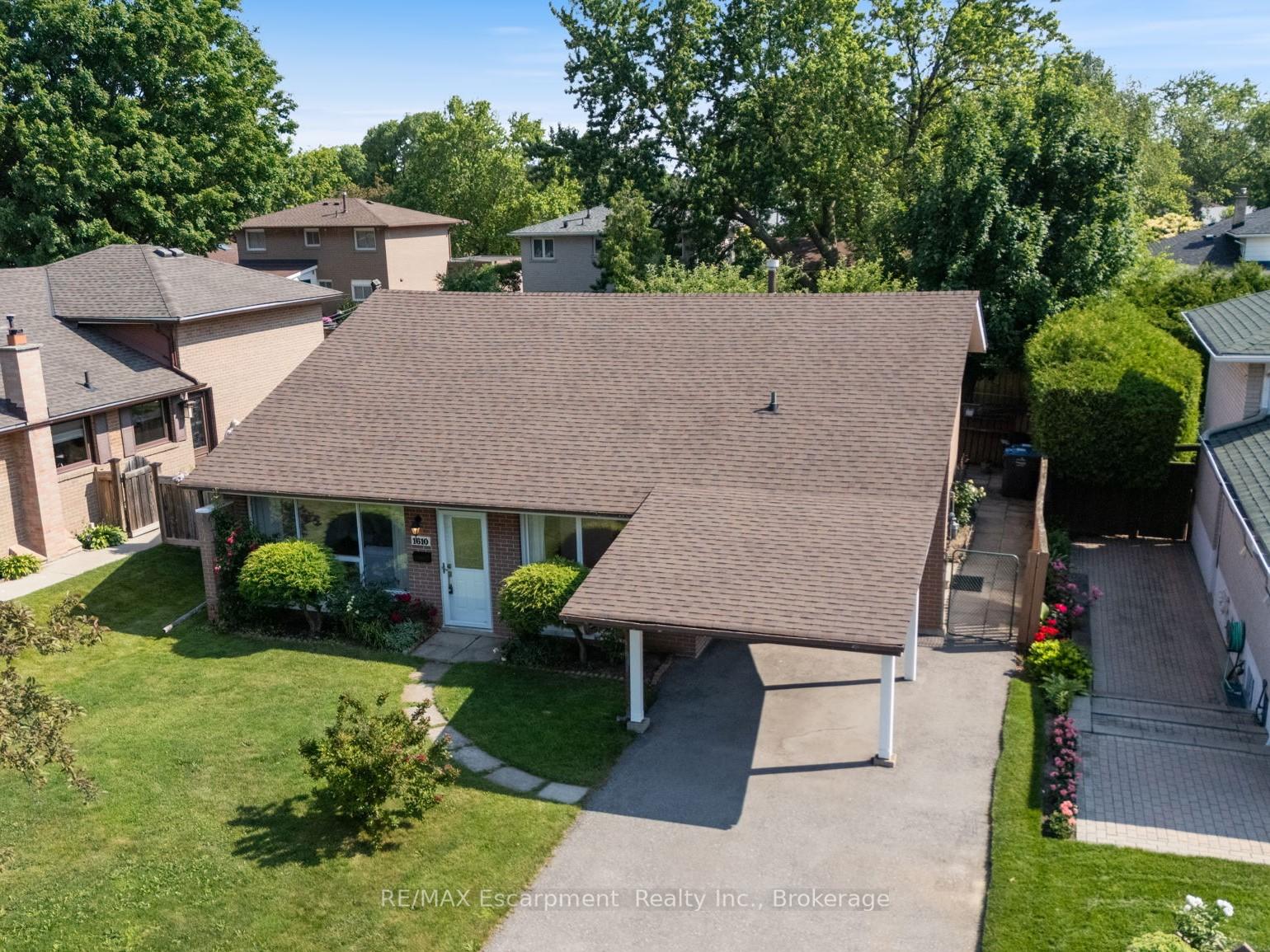 Front of 1610 Hobbs Crescent