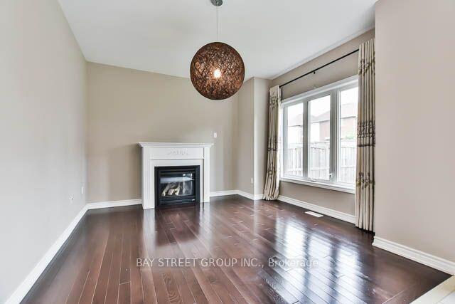 Photo 10 of 104 Evershot Crescent, Markham, Wismer — HOMEH