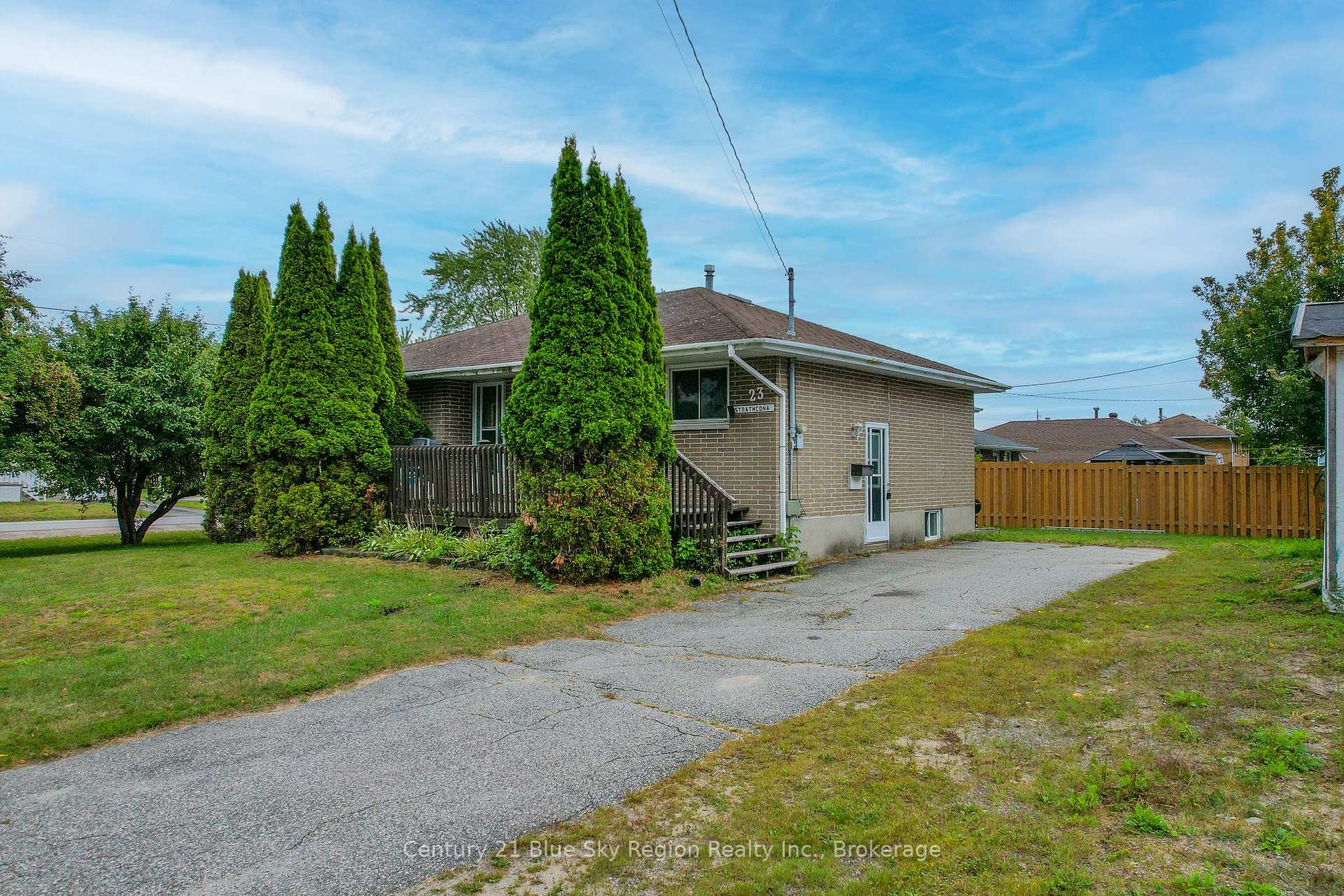 Photo 2 of 23 Strathcona Drive, North Bay, Ferris — HOMEH