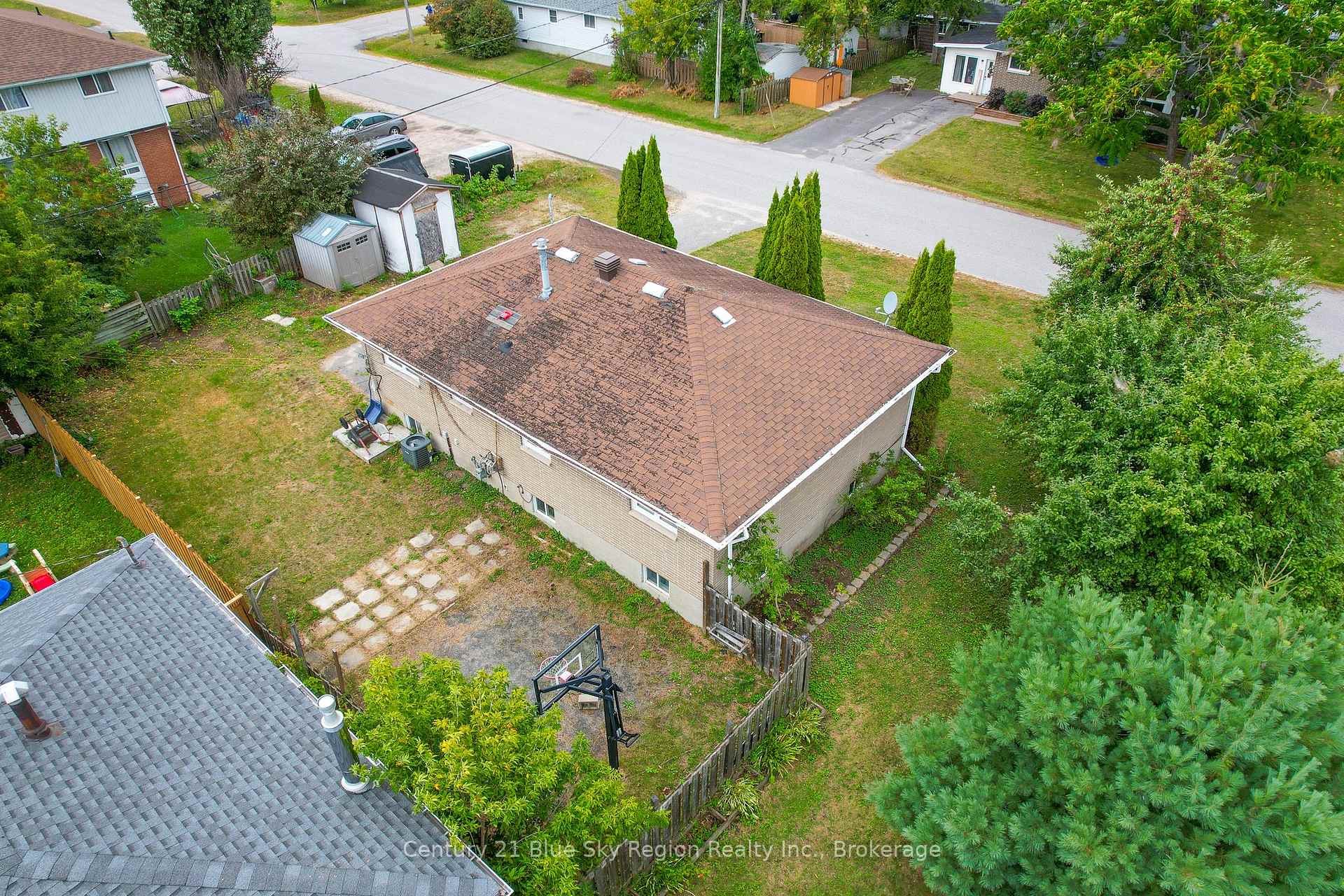 Photo 4 of 23 Strathcona Drive, North Bay, Ferris — HOMEH