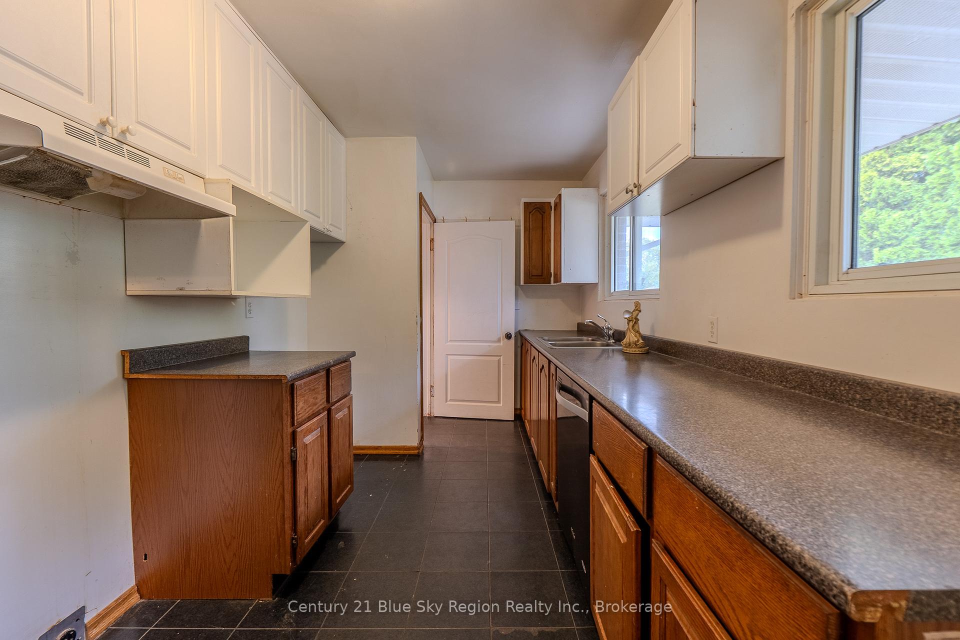 Photo 6 of 23 Strathcona Drive, North Bay, Ferris — HOMEH