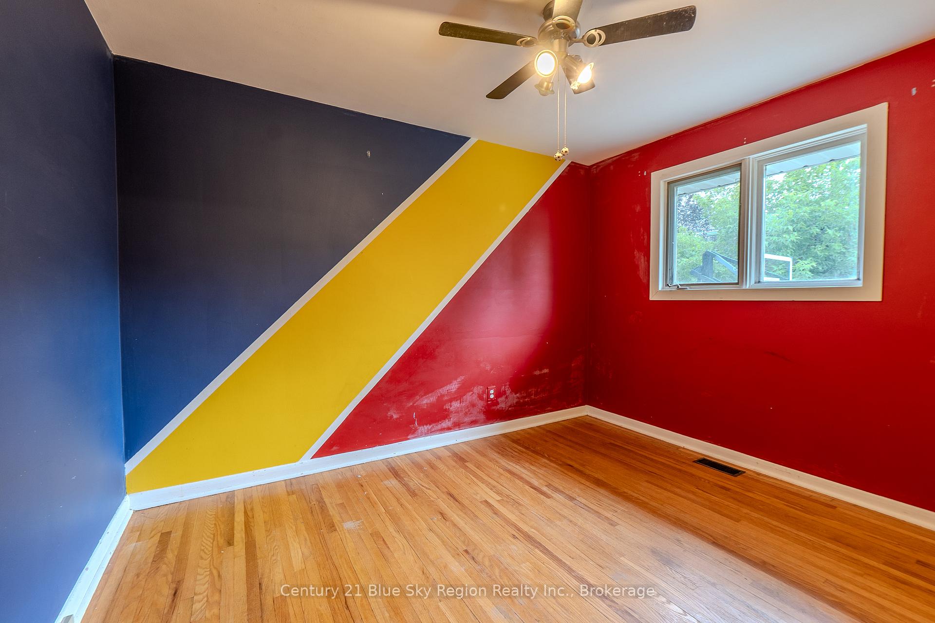 Photo 14 of 23 Strathcona Drive, North Bay, Ferris — HOMEH
