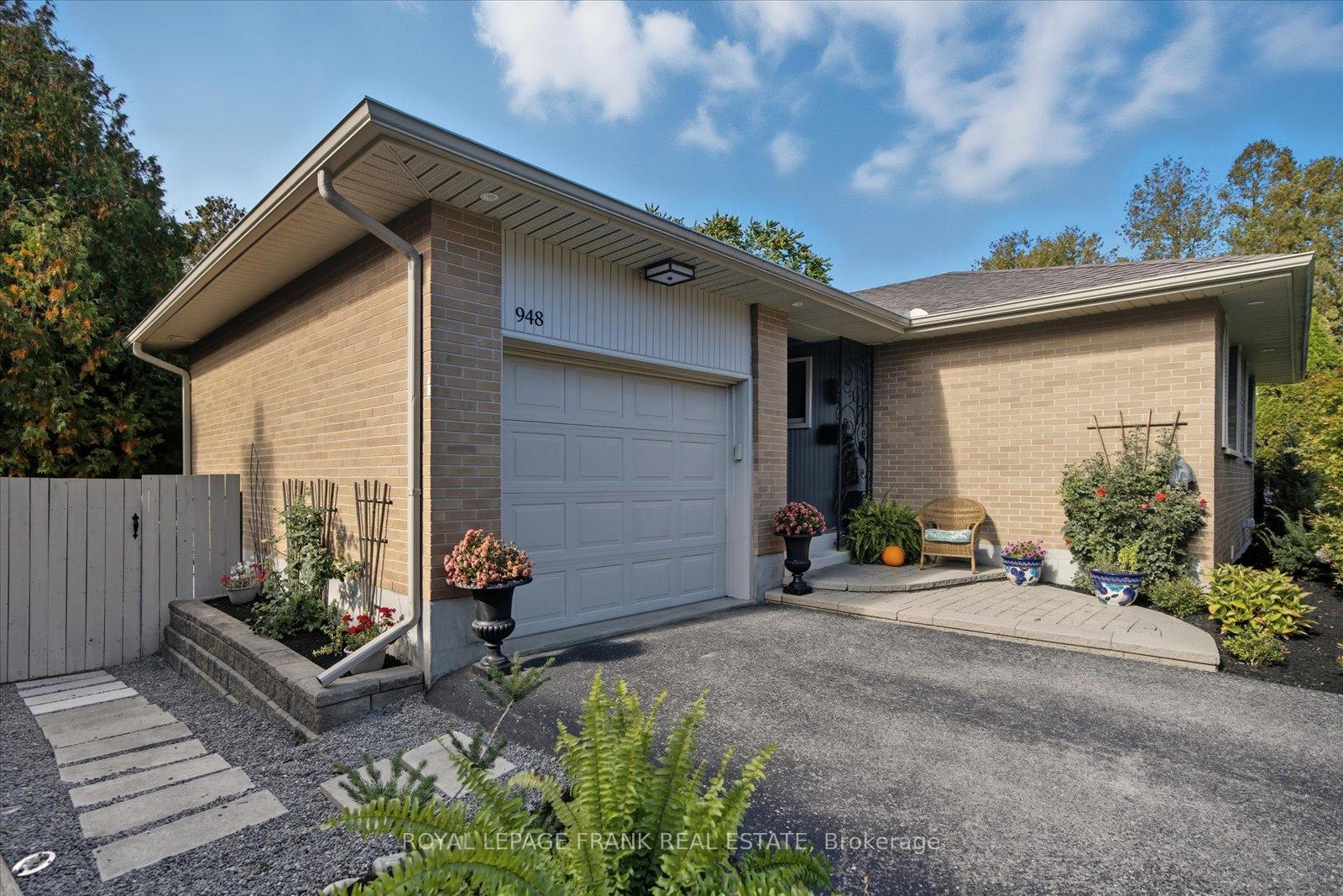 Photo 2 of 948 Oshawa Boulevard N, Oshawa, Centennial — HOMEH
