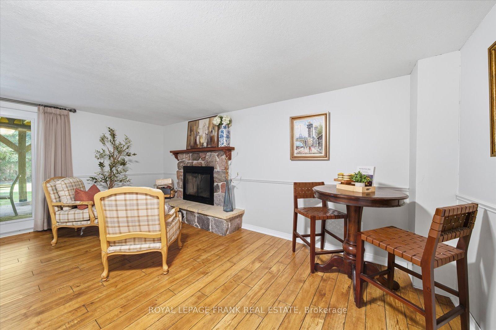 Photo 35 of 948 Oshawa Boulevard N, Oshawa, Centennial — HOMEH