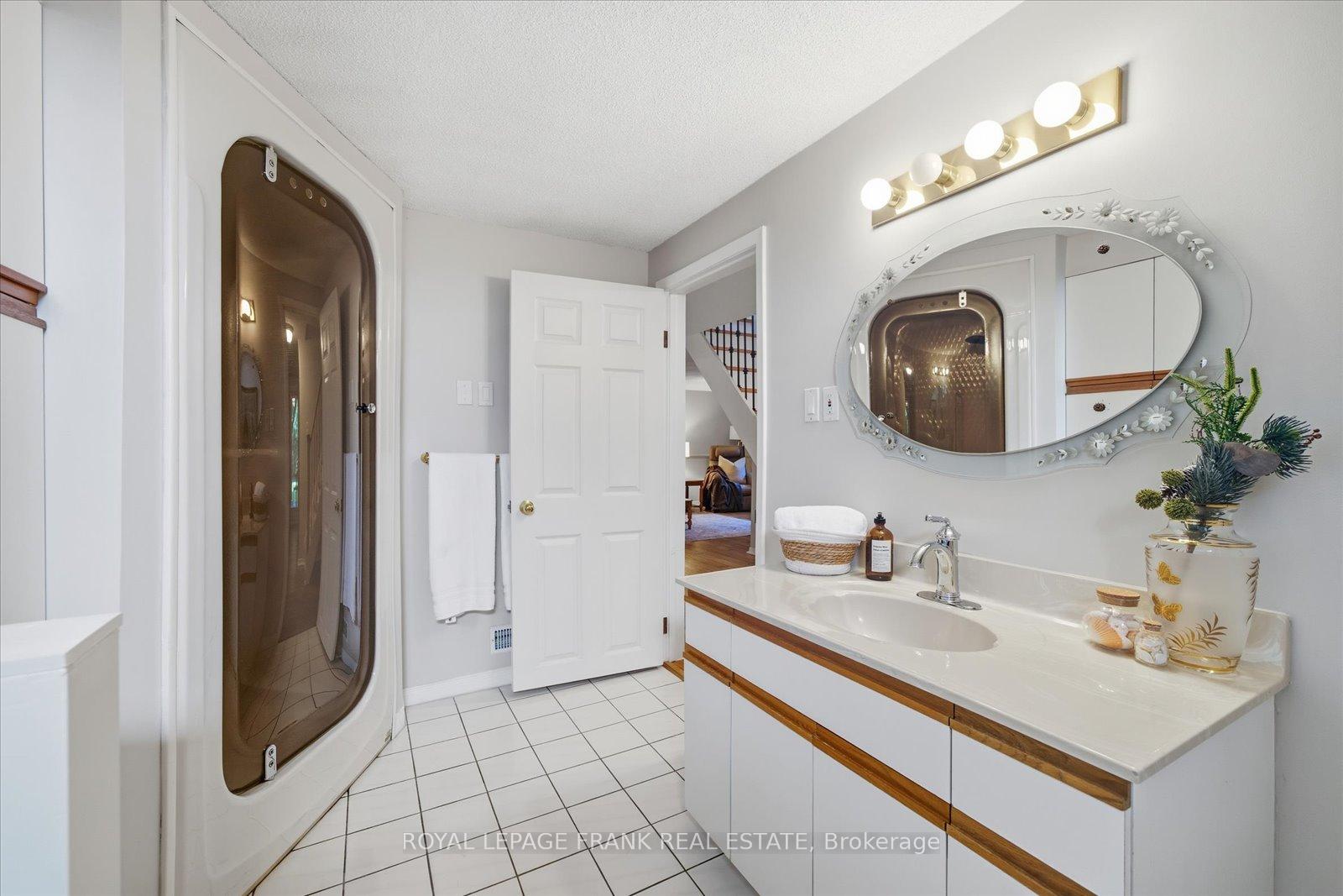 Photo 41 of 948 Oshawa Boulevard N, Oshawa, Centennial — HOMEH
