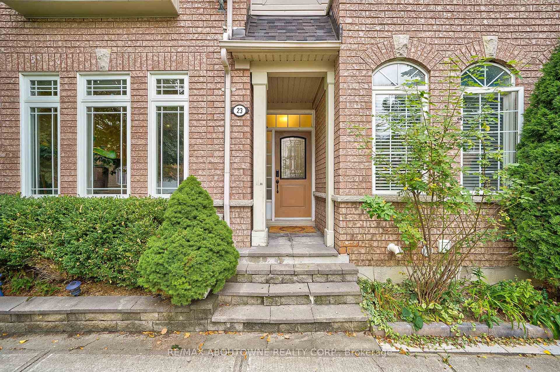 Photo 2 of 23 Omega Street, Markham, Wismer — HOMEH