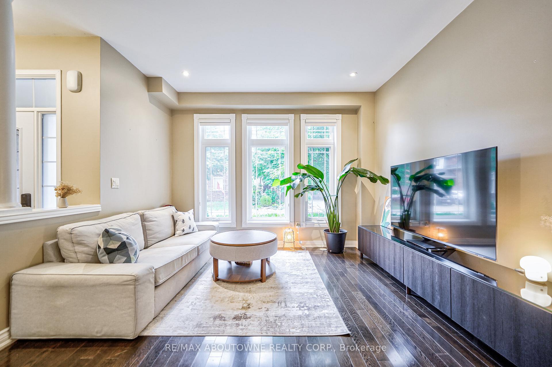 Photo 4 of 23 Omega Street, Markham, Wismer — HOMEH