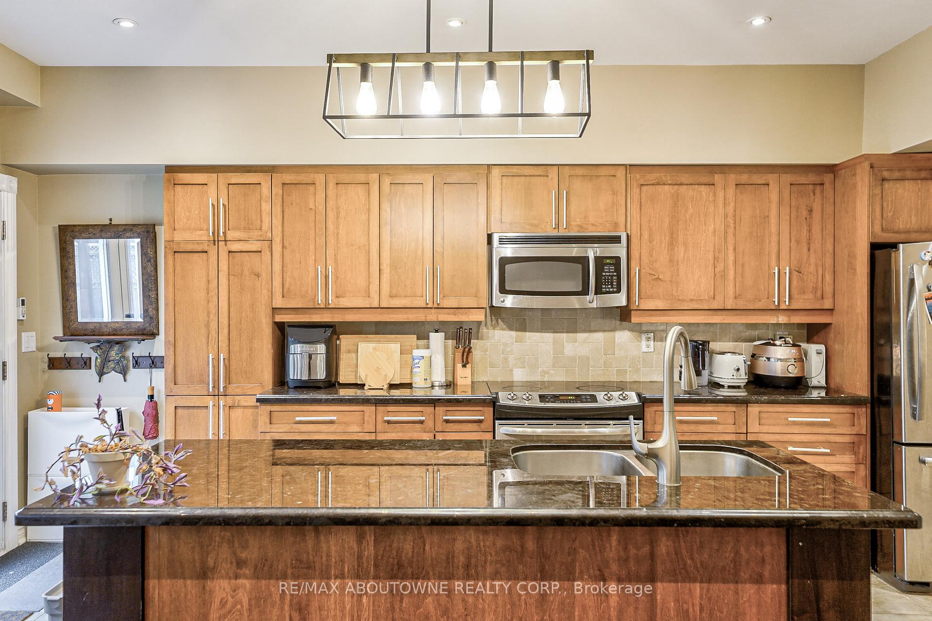 Photo 10 of 23 Omega Street, Markham, Wismer — HOMEH