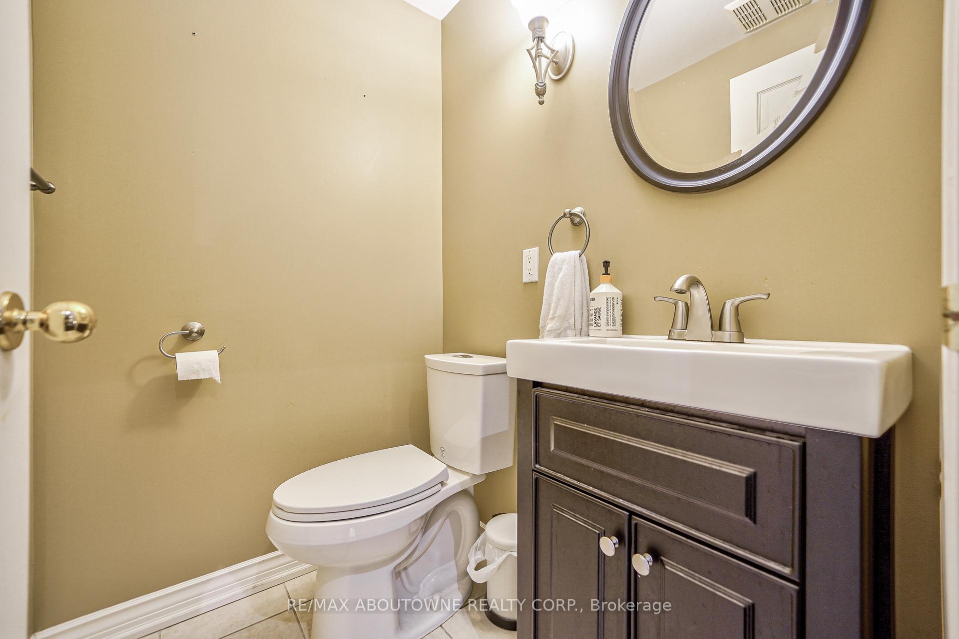 Photo 12 of 23 Omega Street, Markham, Wismer — HOMEH