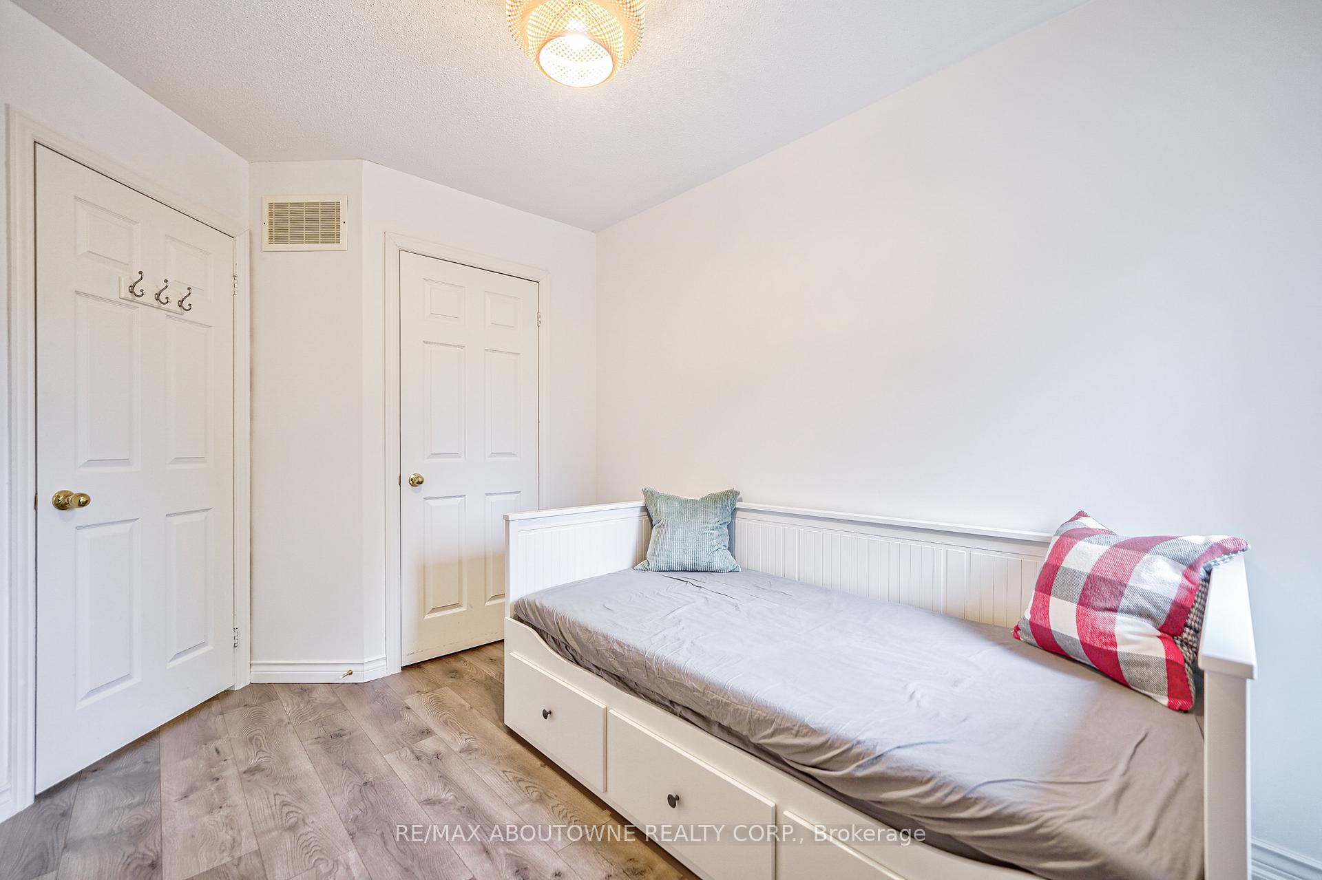 Photo 16 of 23 Omega Street, Markham, Wismer — HOMEH
