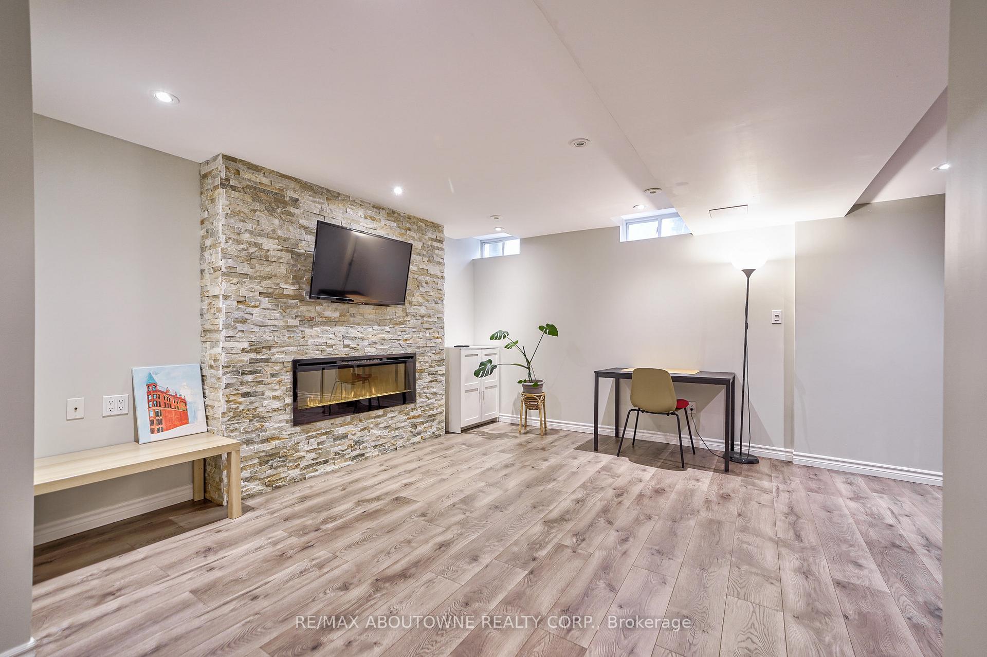 Photo 24 of 23 Omega Street, Markham, Wismer — HOMEH
