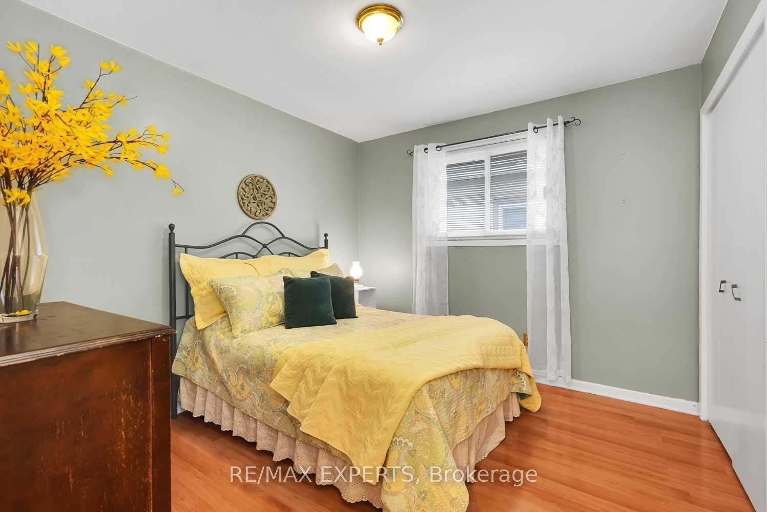 Photo 4 of 77 Cromwell Avenue, Oshawa, Vanier — HOMEH
