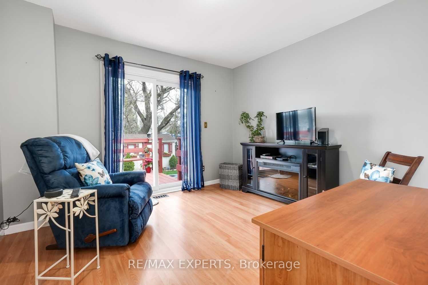 Photo 5 of 77 Cromwell Avenue, Oshawa, Vanier — HOMEH