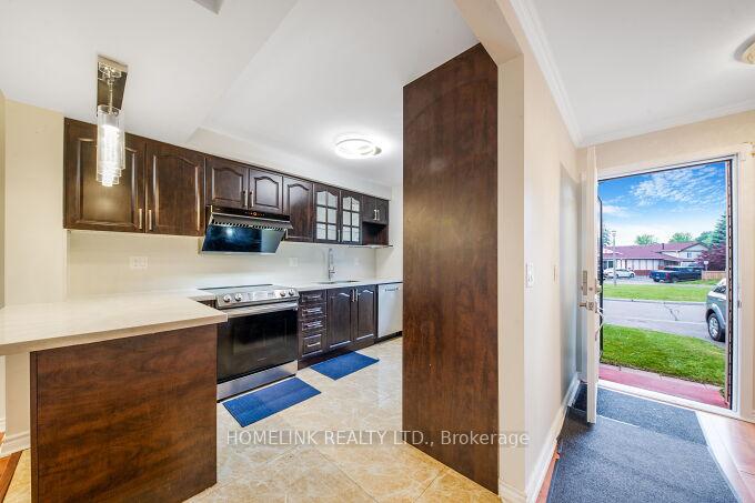 Photo 3 of 415 Chandos Court, Oshawa, Lakeview — HOMEH