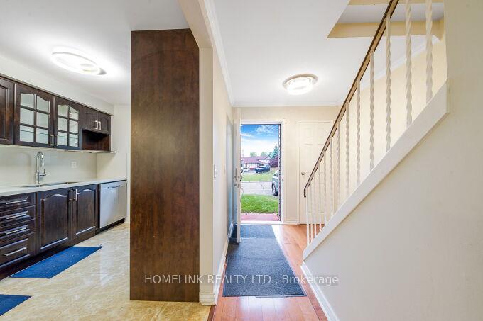 Photo 4 of 415 Chandos Court, Oshawa, Lakeview — HOMEH