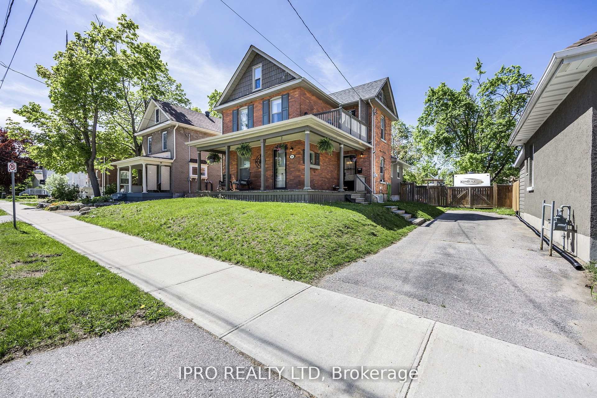 Photo 2 of 280 Mary Street, Orillia — HOMEH