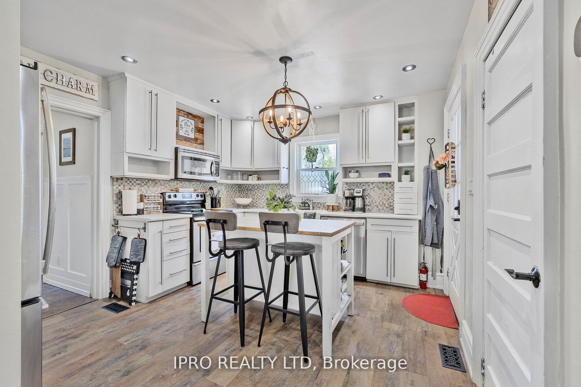 Photo 4 of 280 Mary Street, Orillia — HOMEH