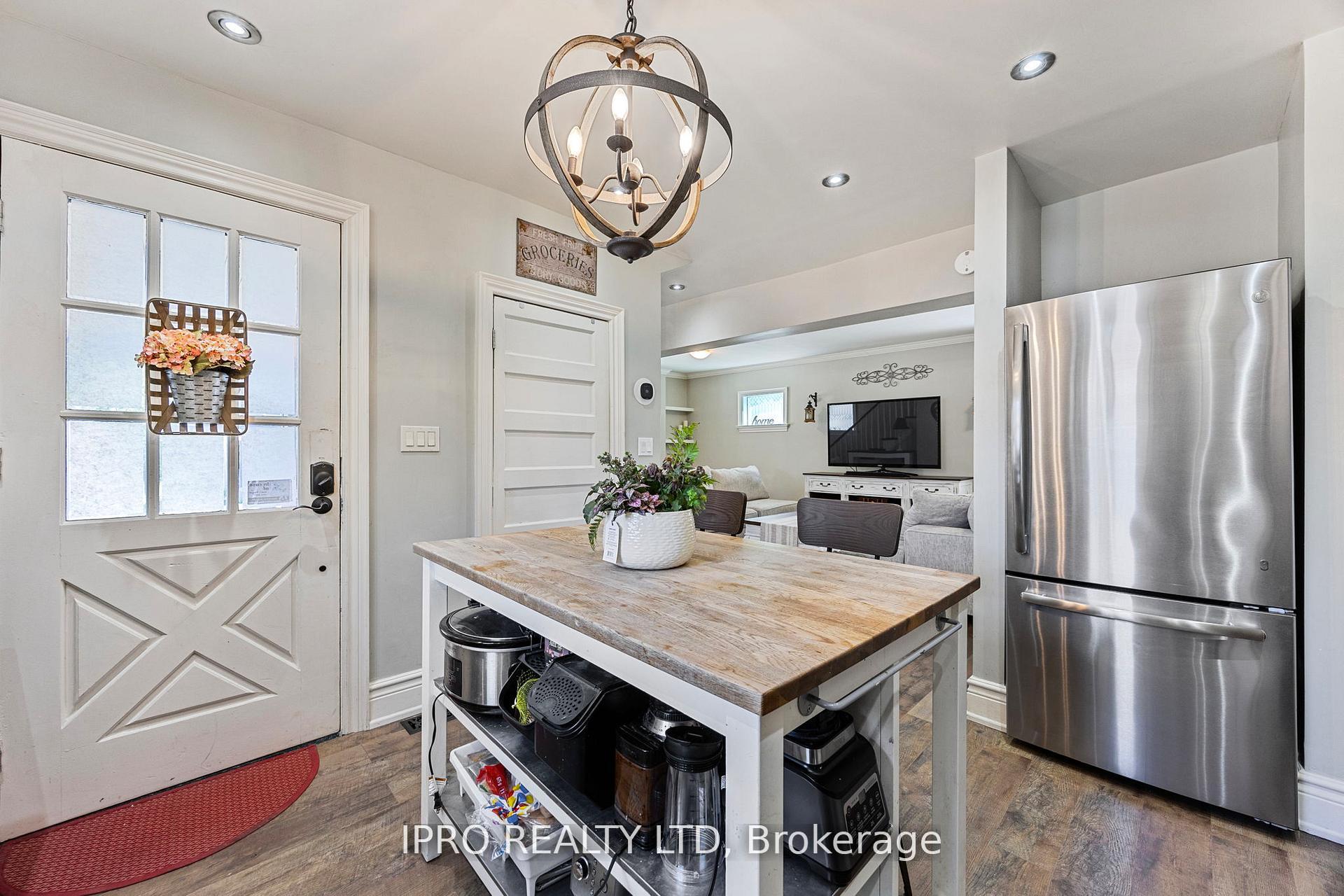 Photo 6 of 280 Mary Street, Orillia — HOMEH