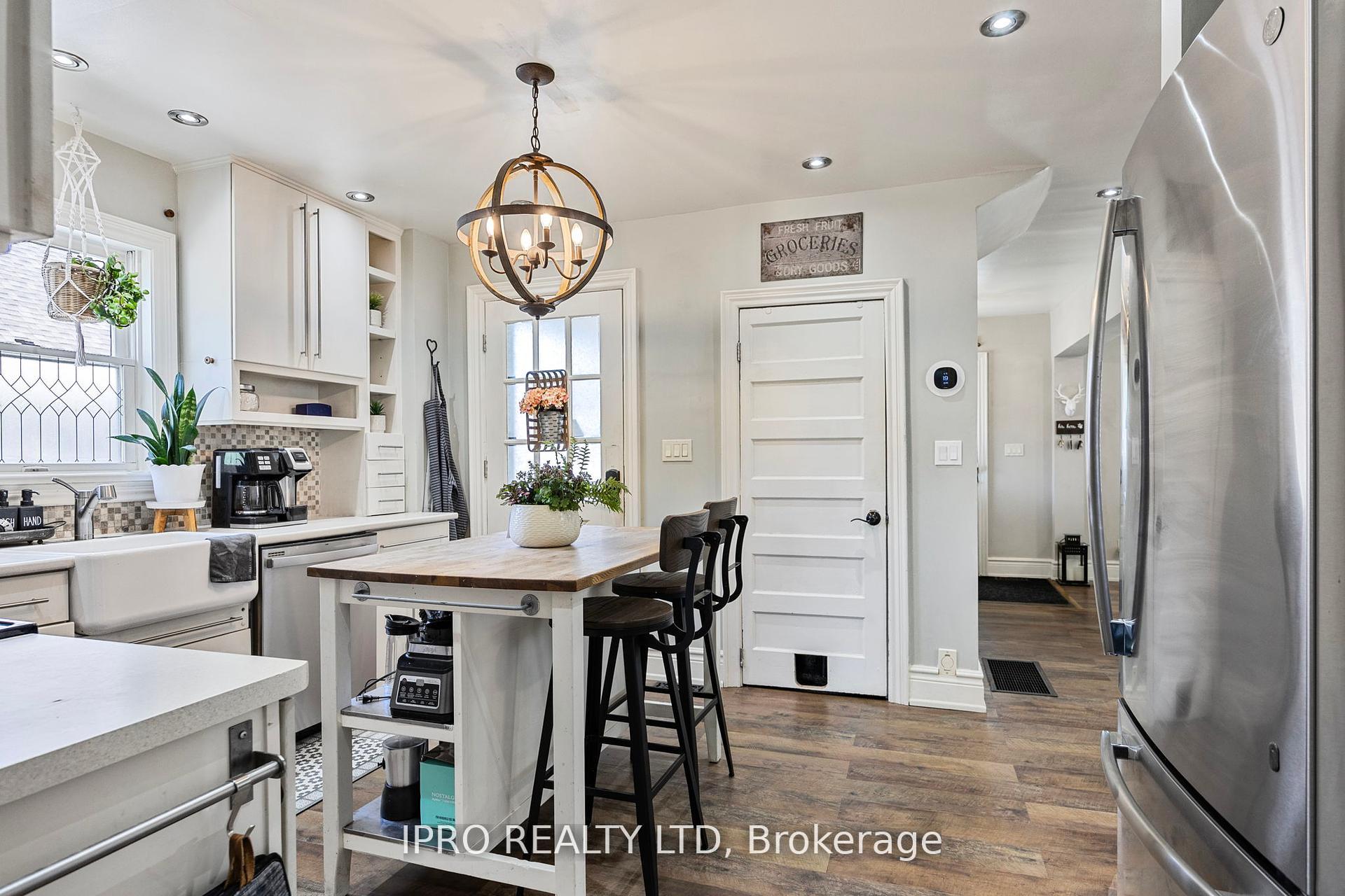Photo 8 of 280 Mary Street, Orillia — HOMEH