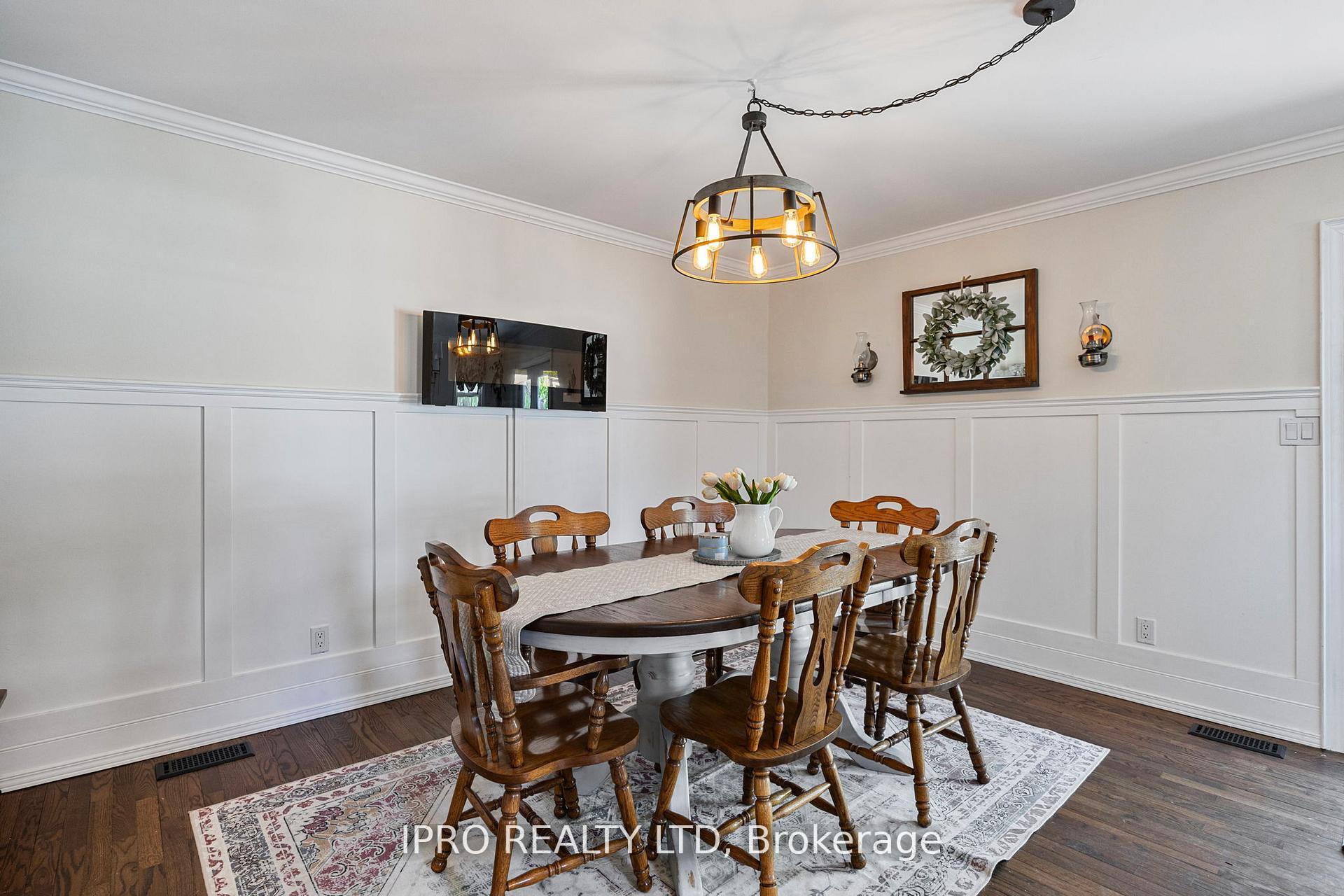 Photo 11 of 280 Mary Street, Orillia — HOMEH