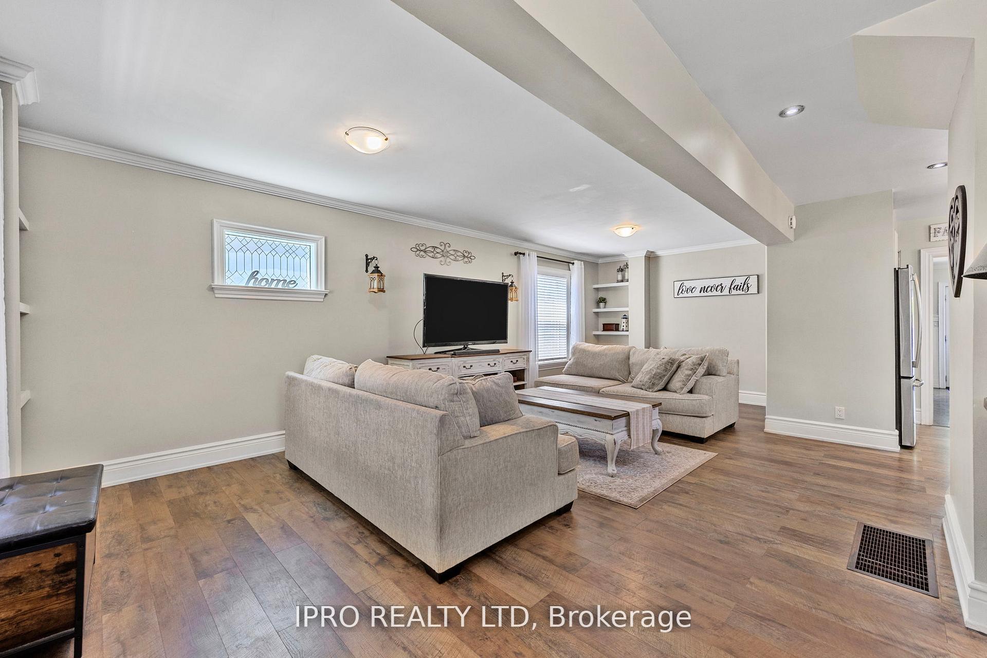 Photo 15 of 280 Mary Street, Orillia — HOMEH