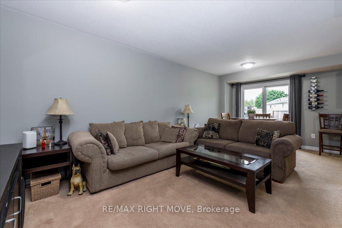 Photo 6 of 62 Michelle Drive, Orillia — HOMEH