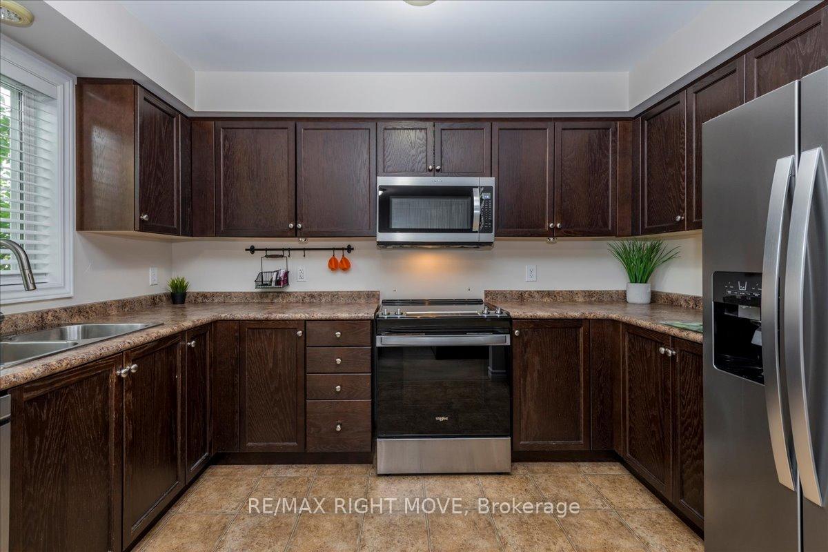 Photo 9 of 62 Michelle Drive, Orillia — HOMEH