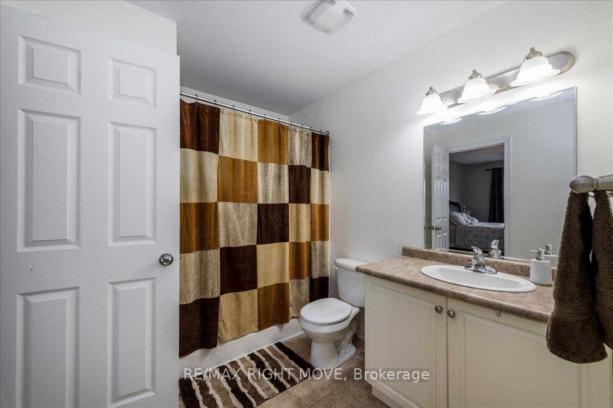 Photo 16 of 62 Michelle Drive, Orillia — HOMEH
