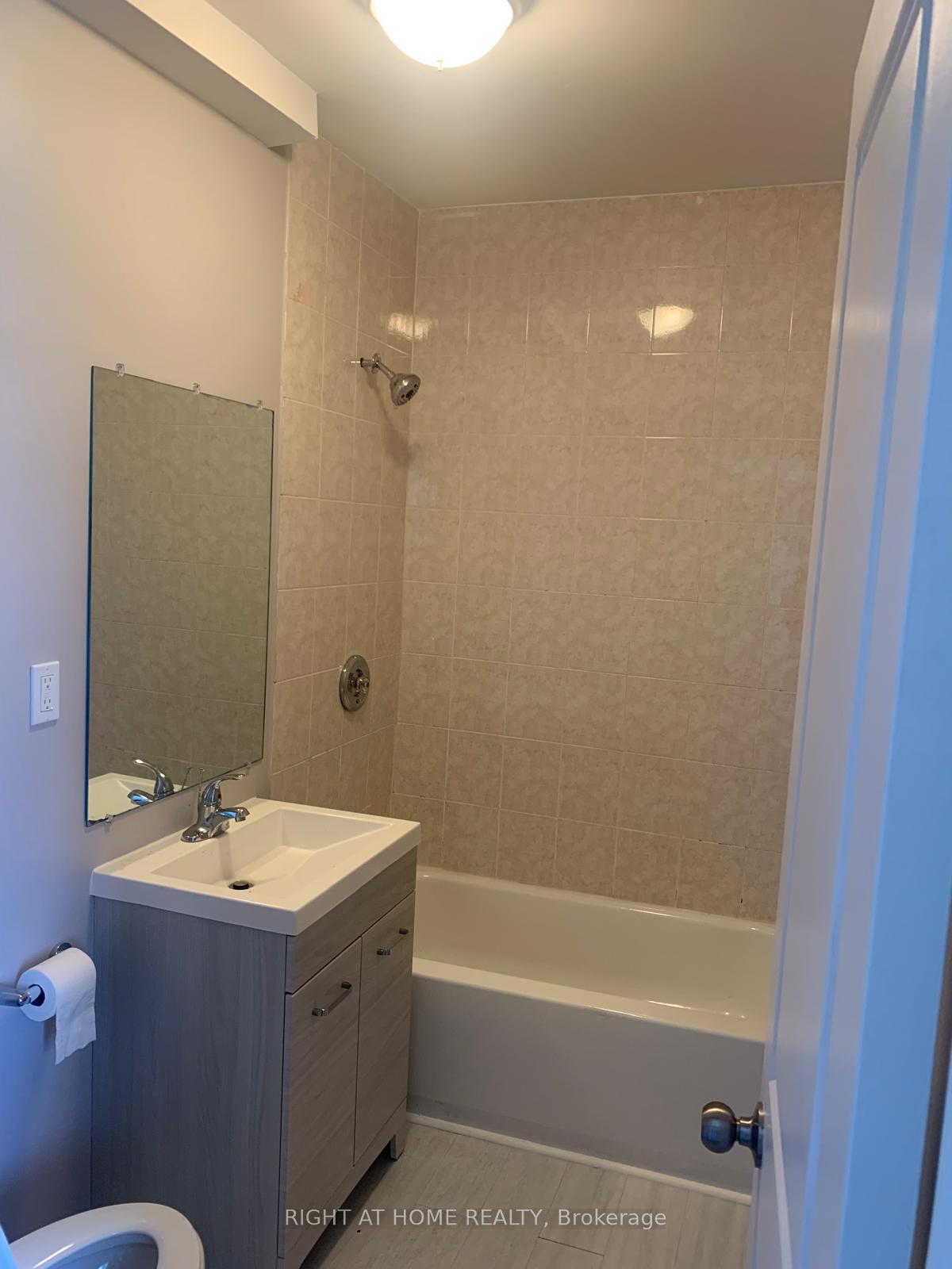 Photo 2 of 730 Simcoe Street S, Oshawa, Lakeview — HOMEH