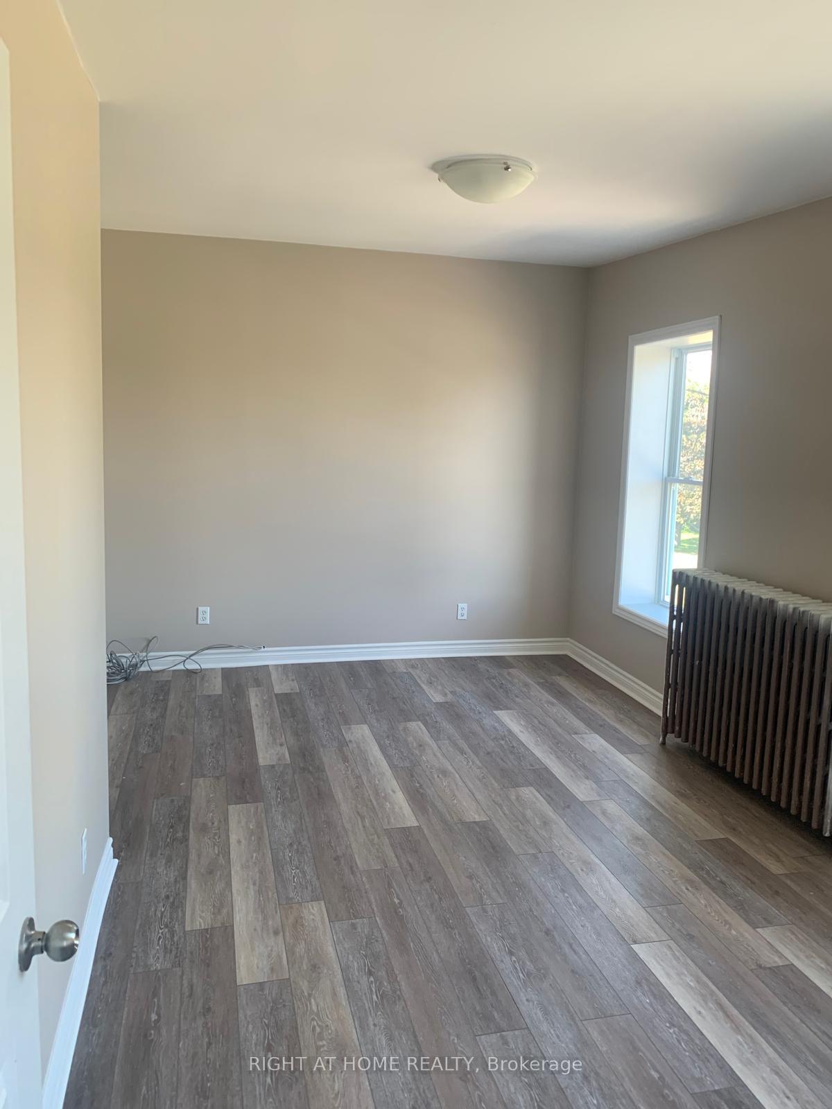 Photo 3 of 730 Simcoe Street S, Oshawa, Lakeview — HOMEH