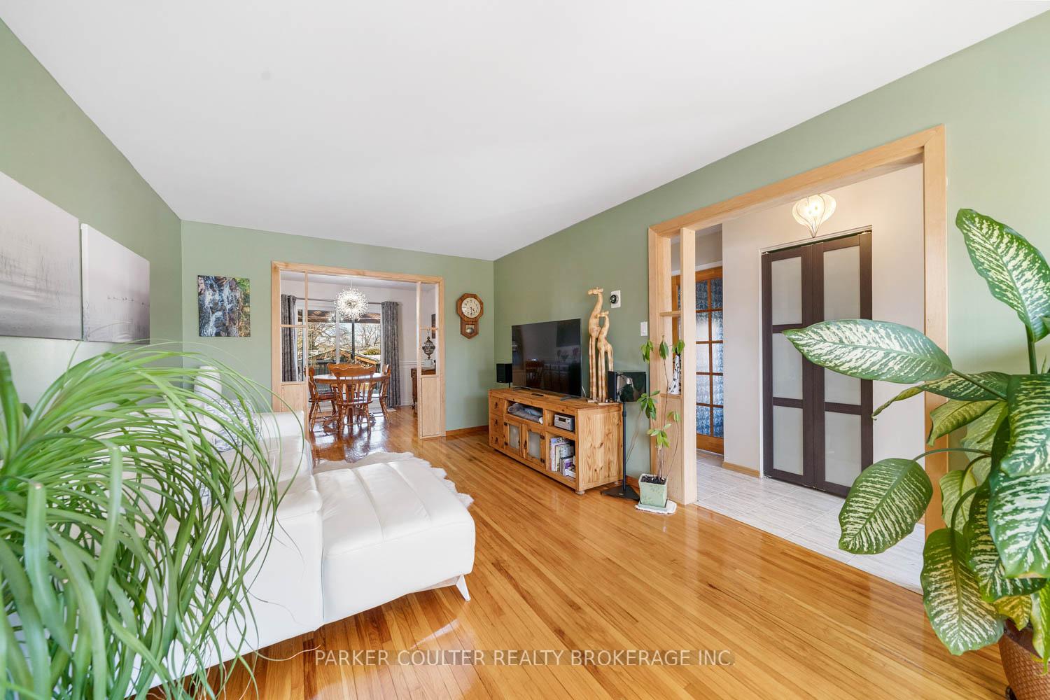 Photo 9 of 12 Park Crescent, New Tecumseth, Tottenham — HOMEH