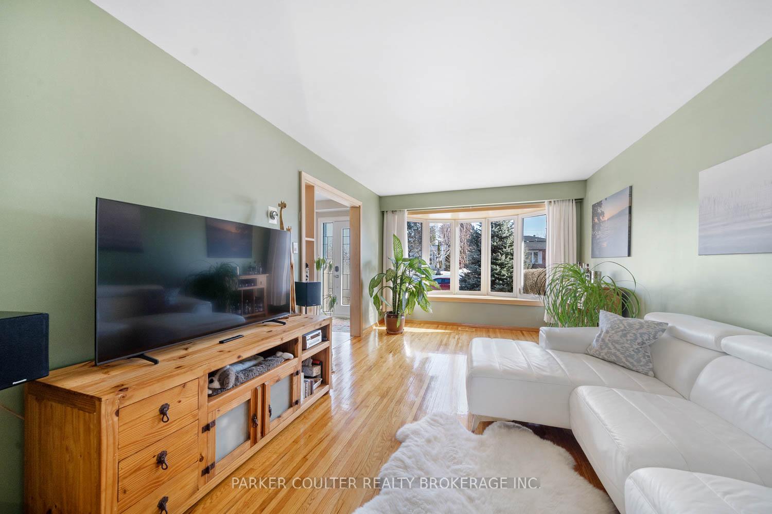 Photo 10 of 12 Park Crescent, New Tecumseth, Tottenham — HOMEH