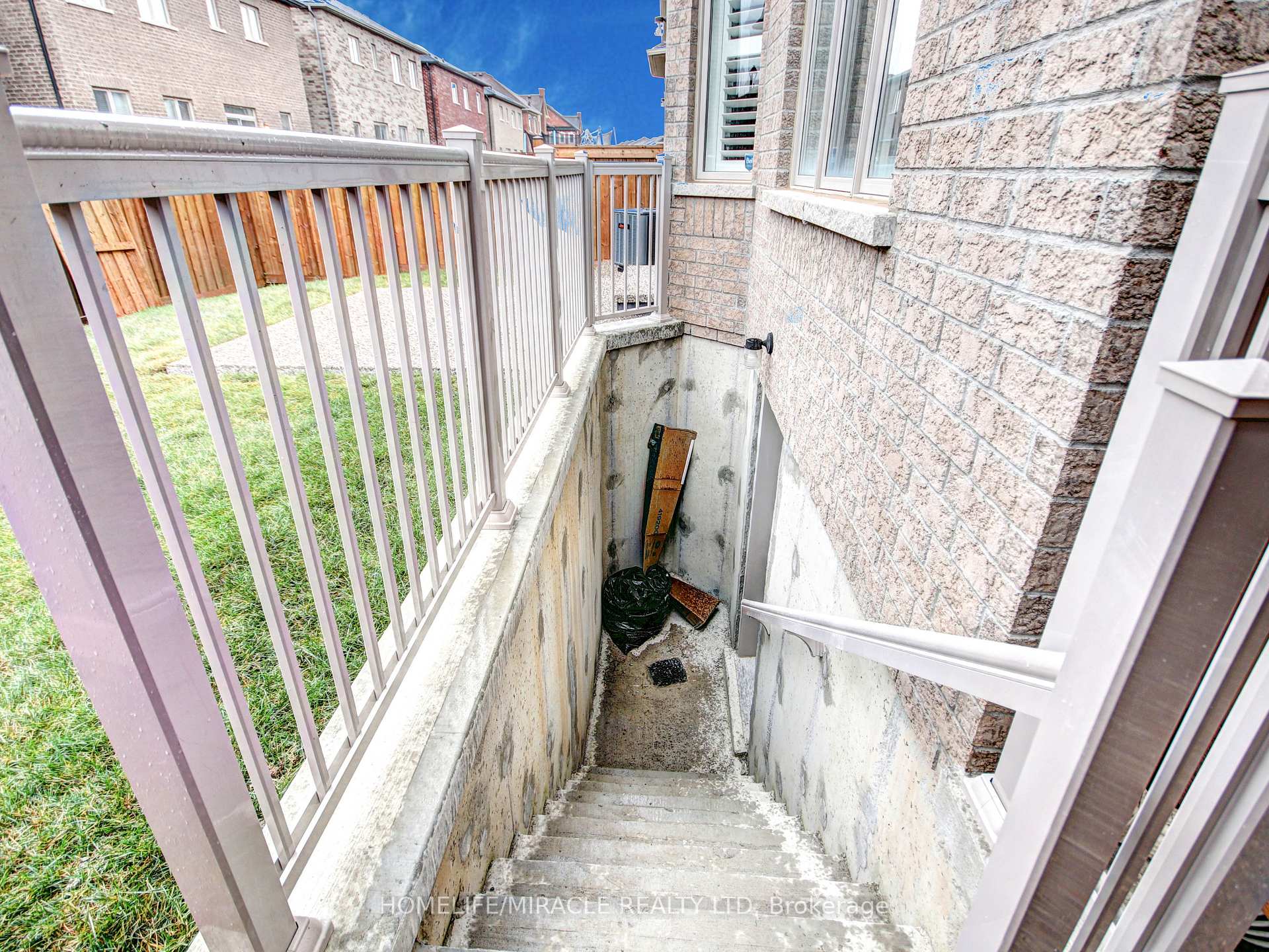Photo 3 of Unit Bsmnt, 241 Etheridge Avenue, Milton, Ford — HOMEH