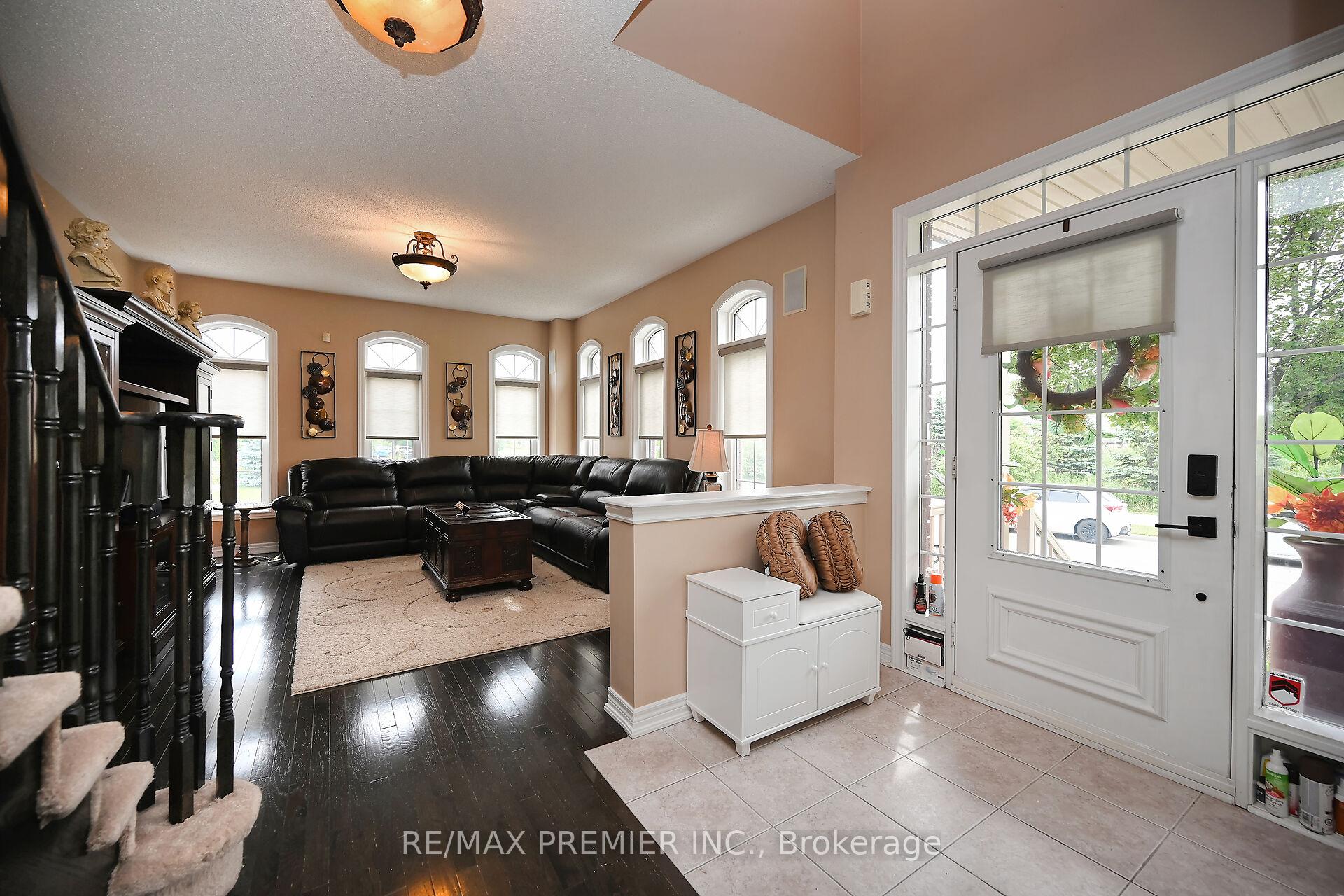 Photo 2 of 596 Holland Heights, Milton, Scott — HOMEH