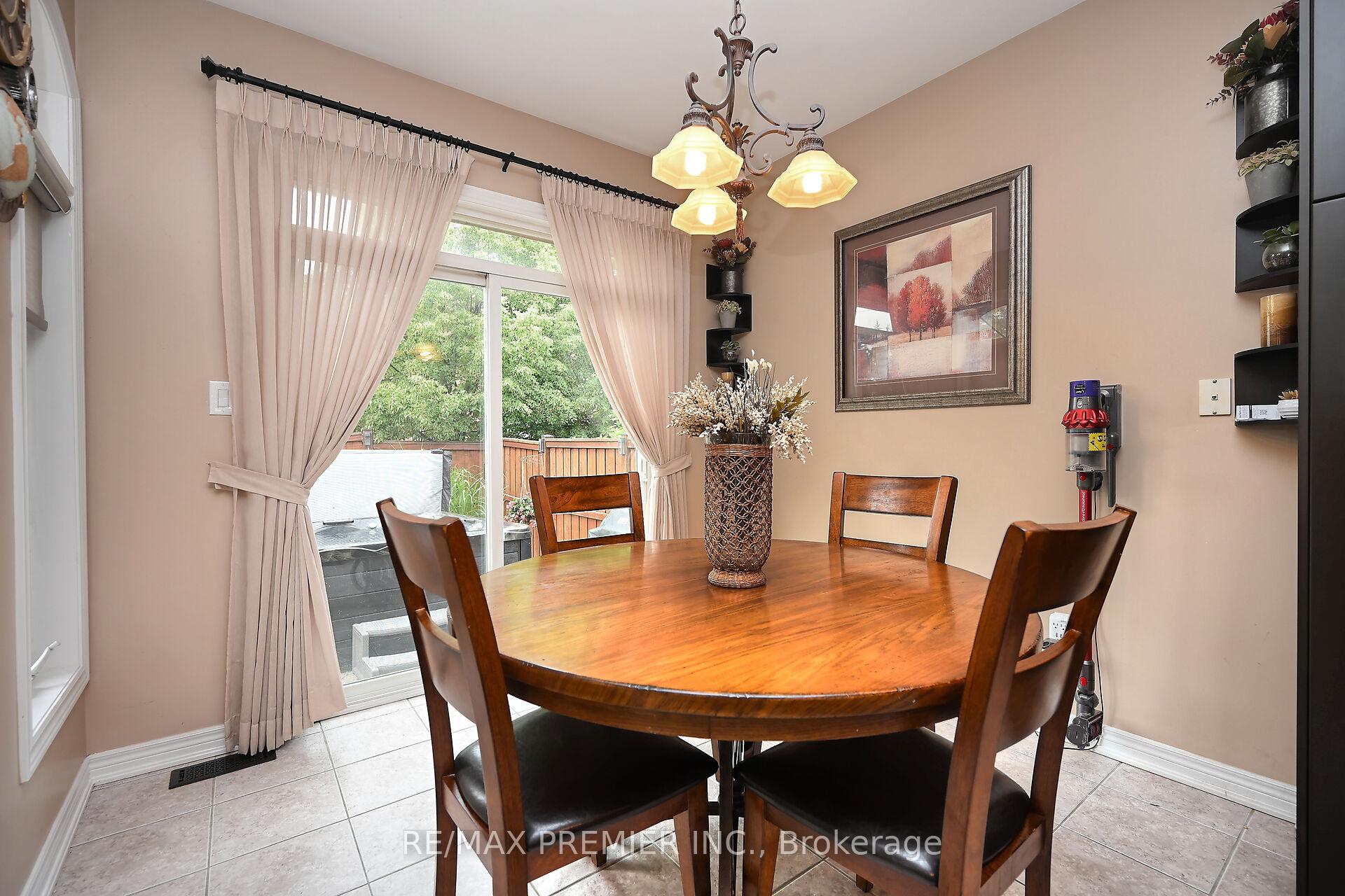 Photo 6 of 596 Holland Heights, Milton, Scott — HOMEH