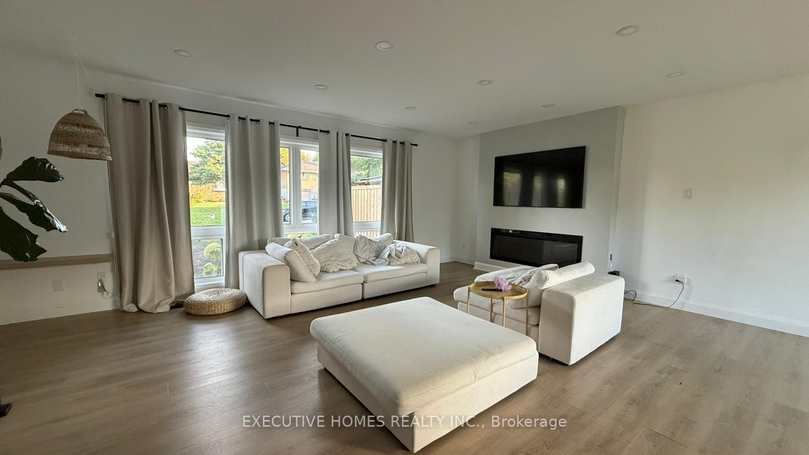 Photo 5 of 1045 Beaufort Avenue, Oshawa, Eastdale — HOMEH