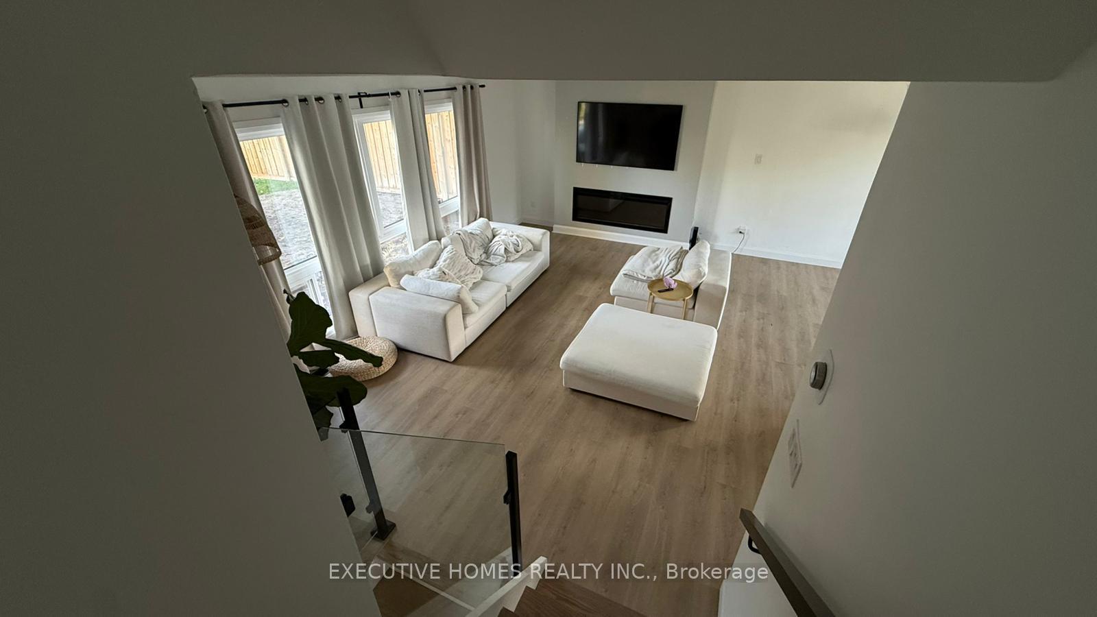 Photo 14 of 1045 Beaufort Avenue, Oshawa, Eastdale — HOMEH