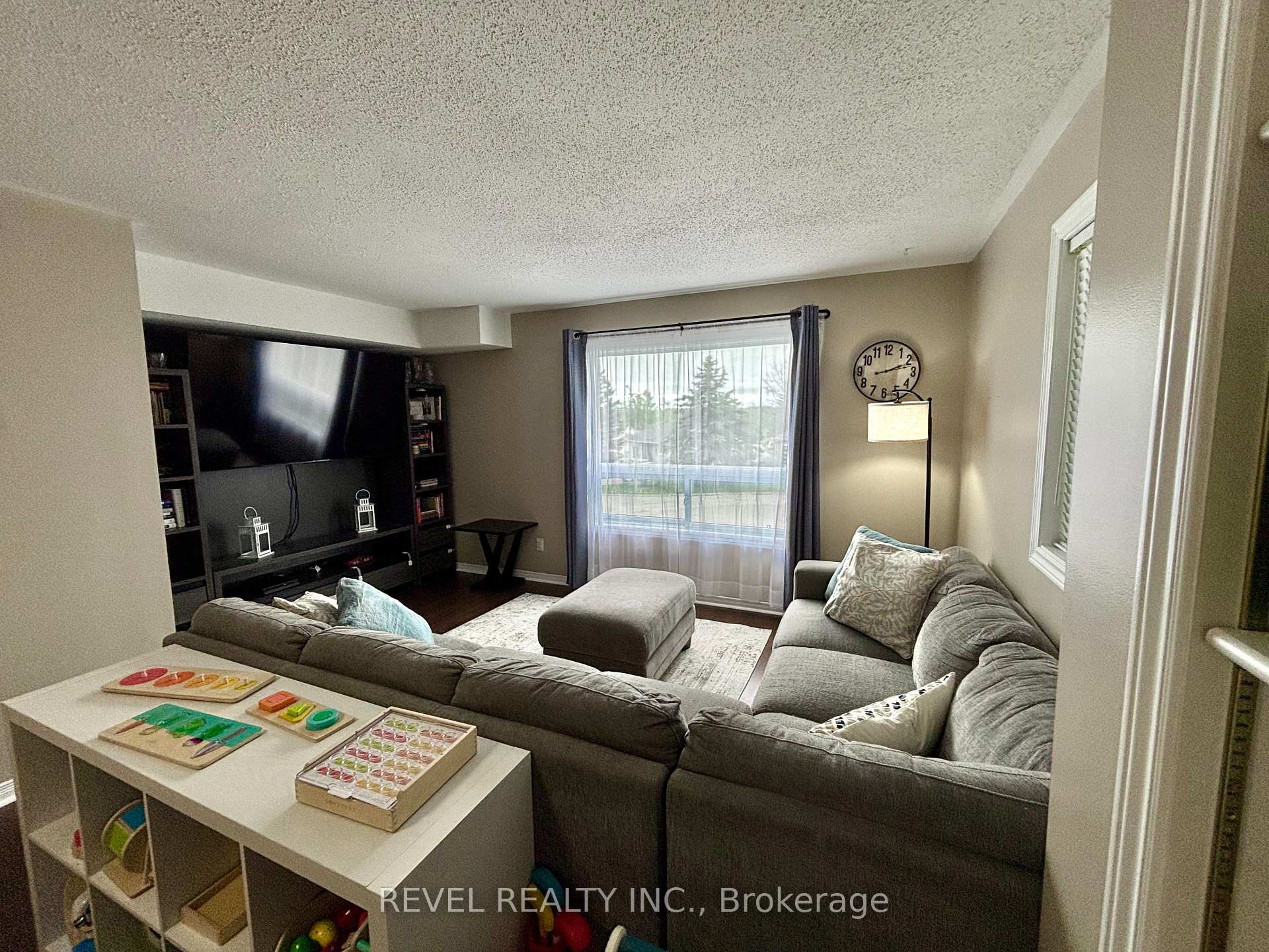 Photo 15 of 65 Dancy Drive, Orillia — HOMEH