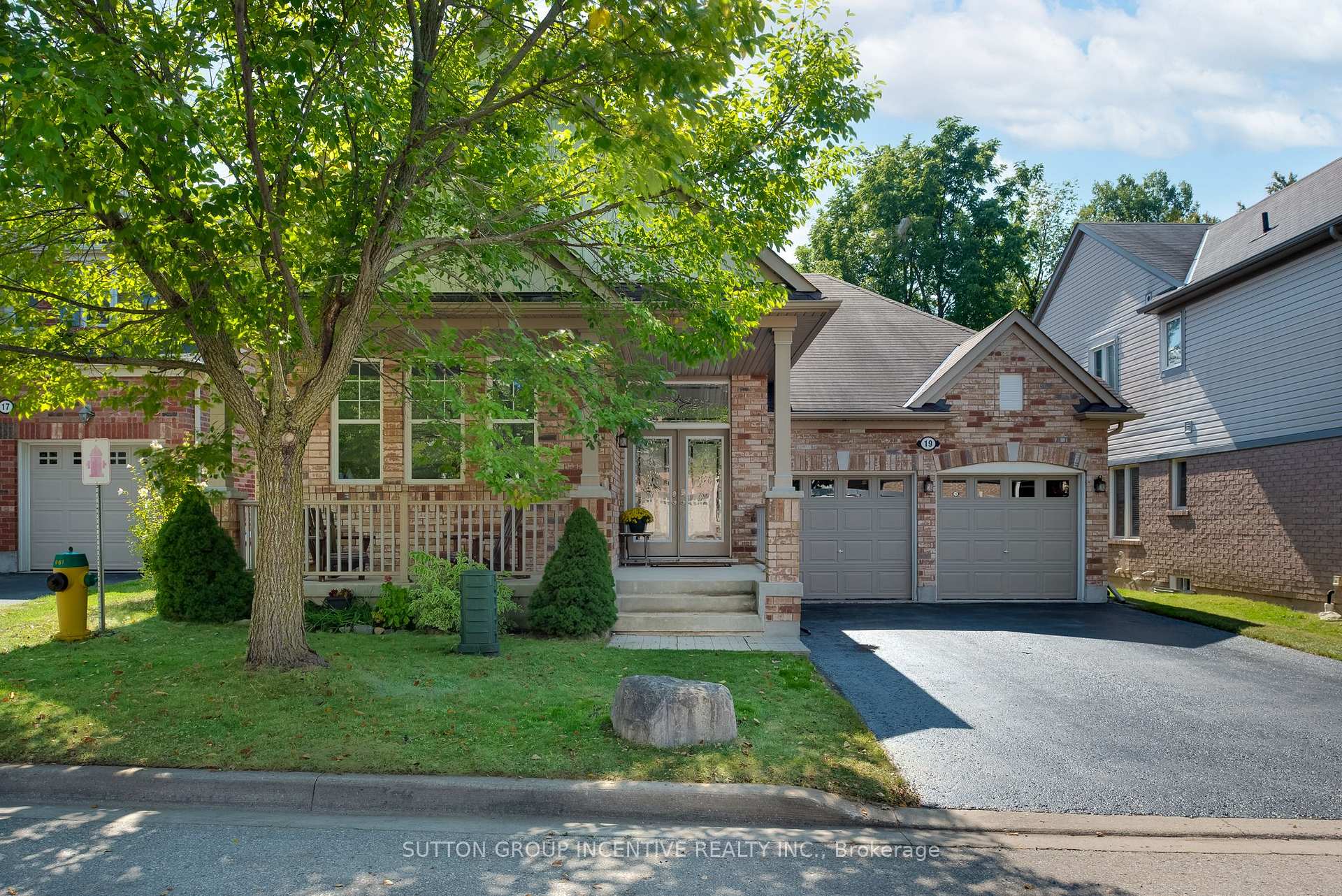 Photo 3 of 19 Paddison Place, New Tecumseth, Alliston — HOMEH