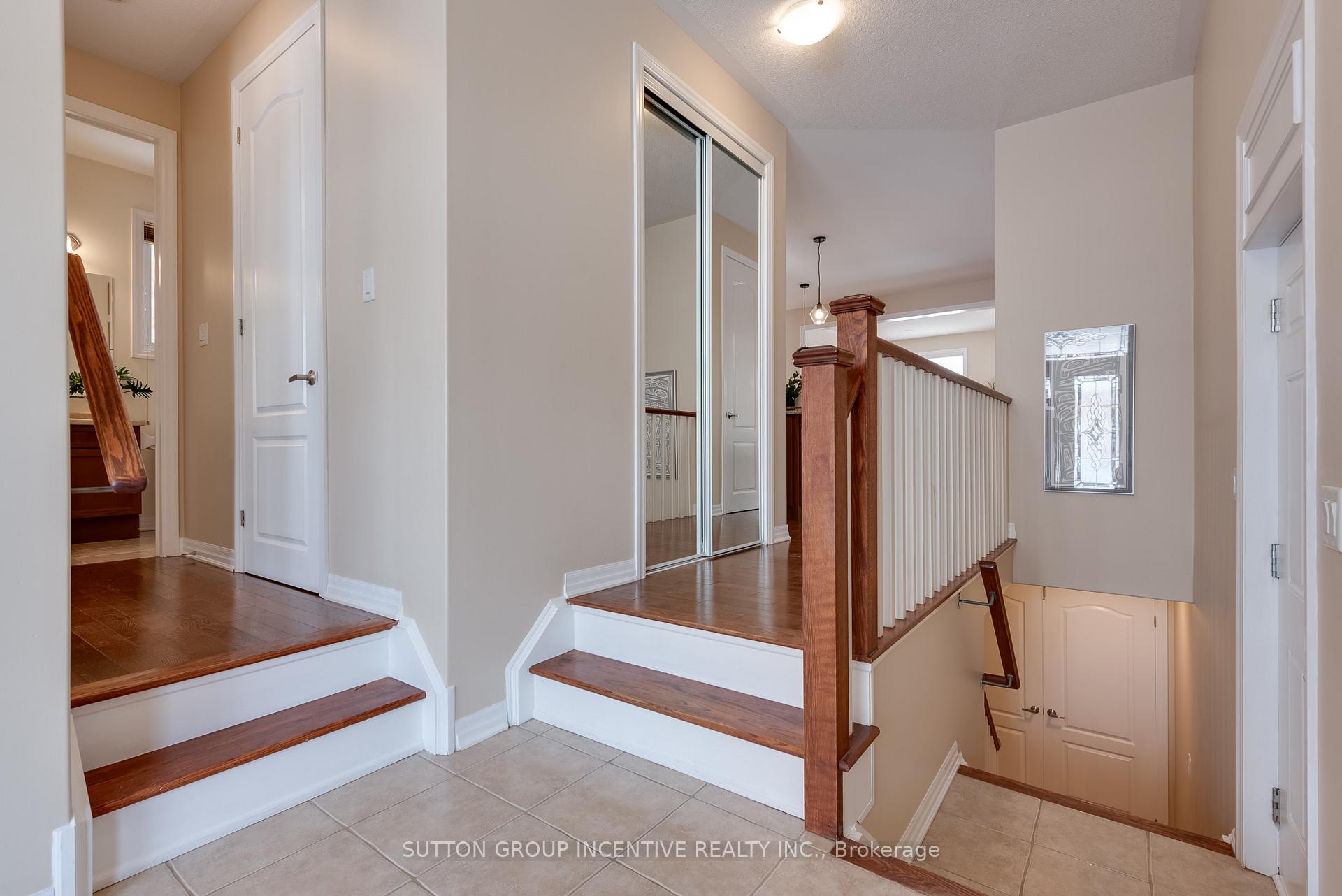 Photo 5 of 19 Paddison Place, New Tecumseth, Alliston — HOMEH