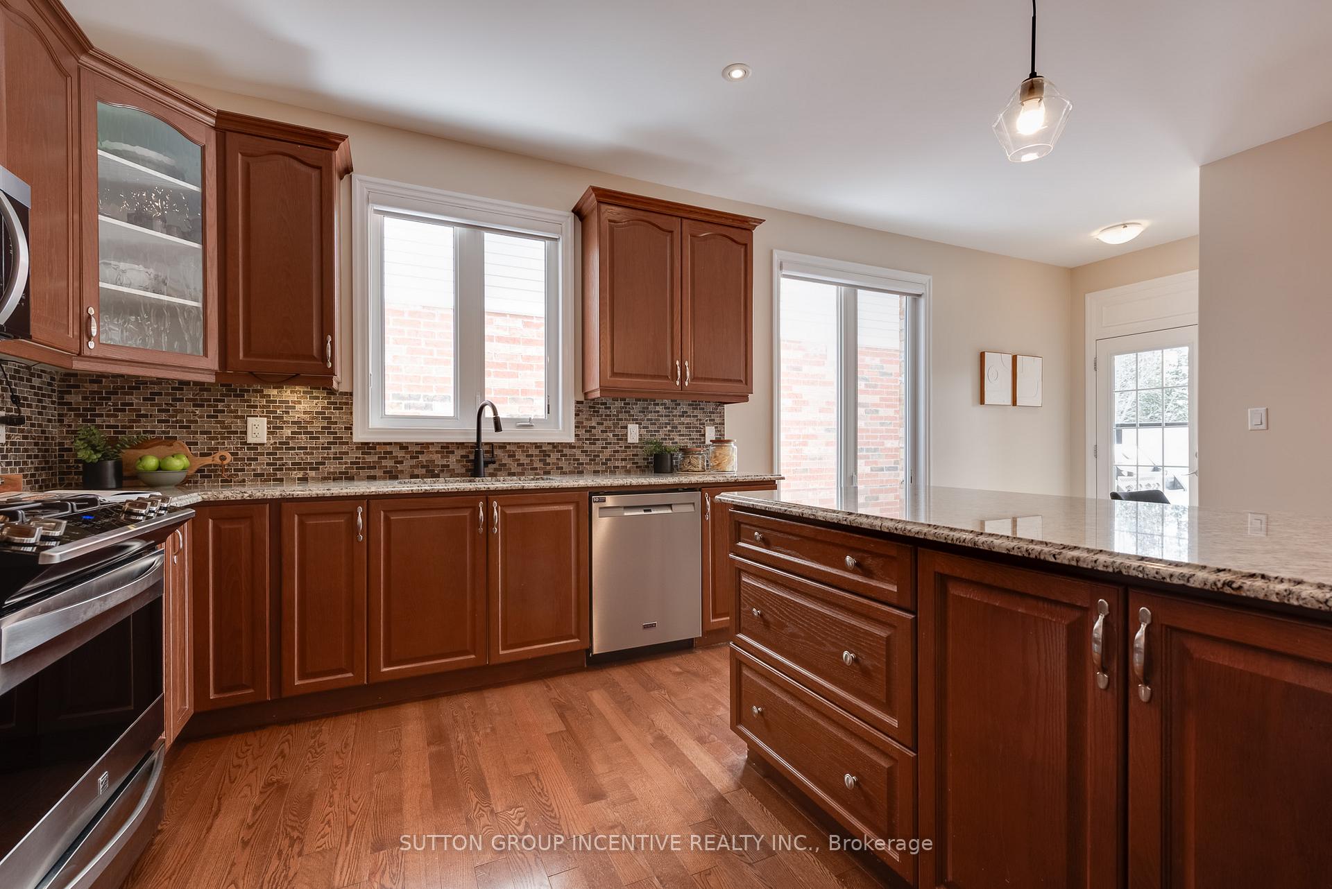 Photo 11 of 19 Paddison Place, New Tecumseth, Alliston — HOMEH