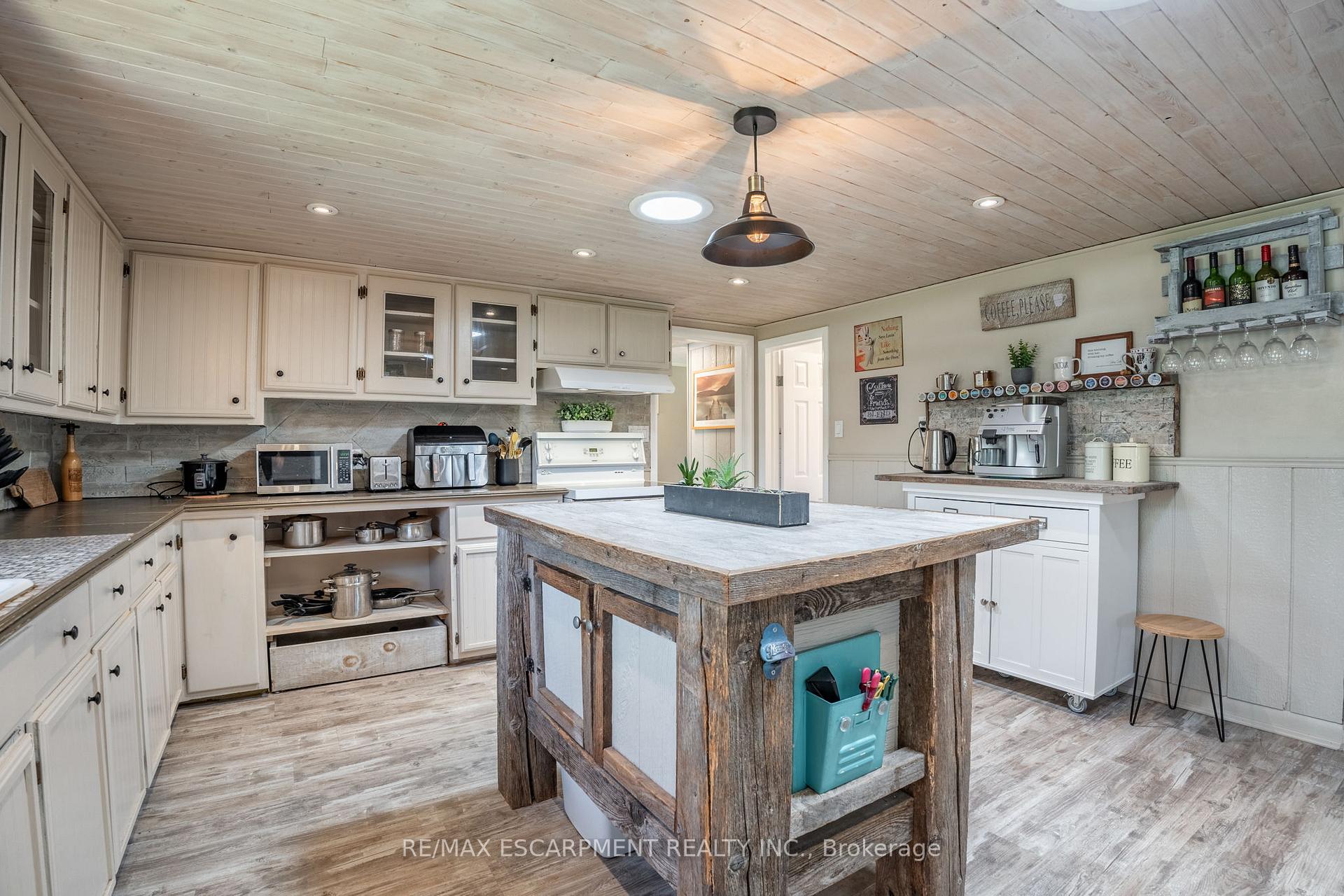 Photo 12 of 918 Charlotteville Rd 8, Norfolk, Rural Charlotteville — HOMEH