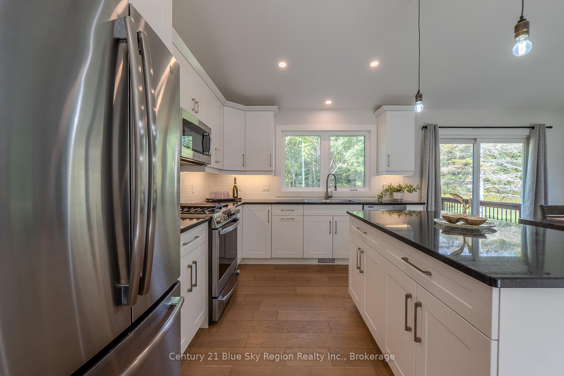 Photo 10 of 115 Hillside Lake Road, North Bay, Airport — HOMEH