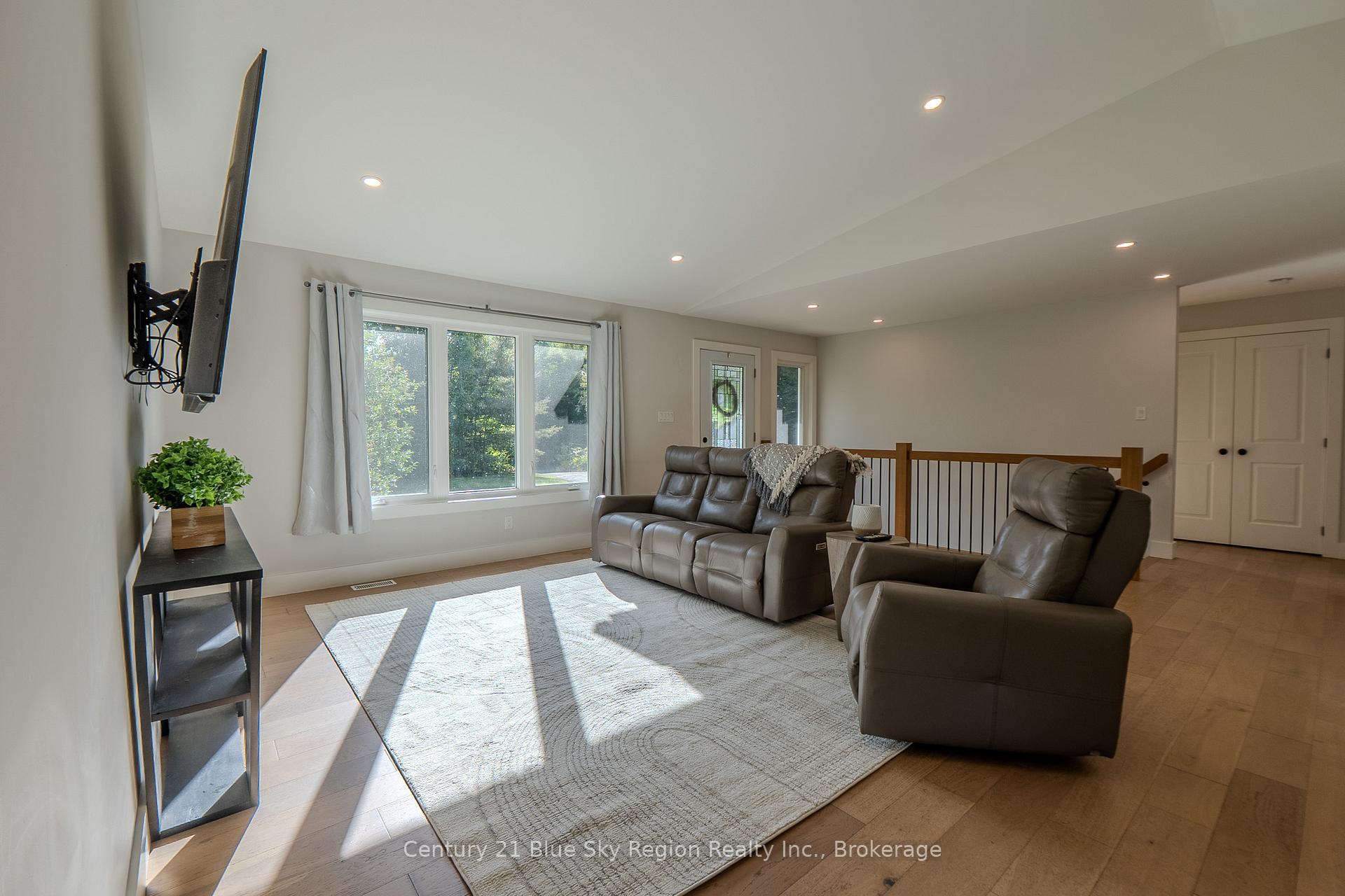 Photo 18 of 115 Hillside Lake Road, North Bay, Airport — HOMEH