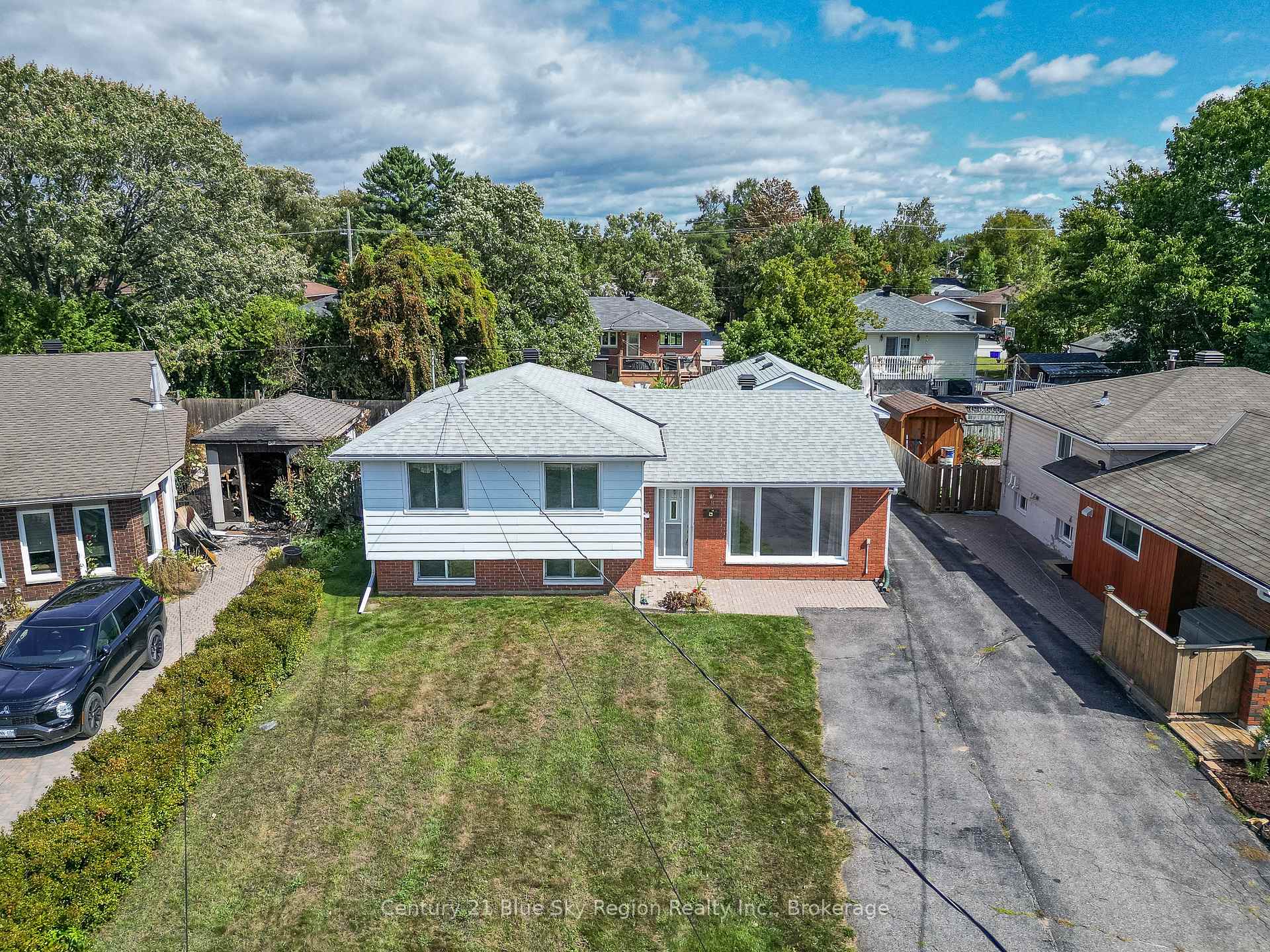 Photo 1 of 28 Farley Avenue, North Bay, Ferris — HOMEH