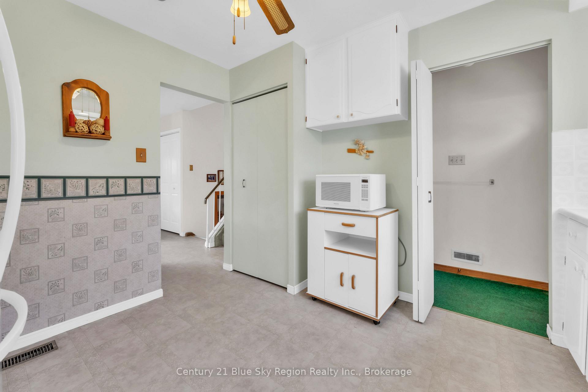 Photo 13 of 28 Farley Avenue, North Bay, Ferris — HOMEH