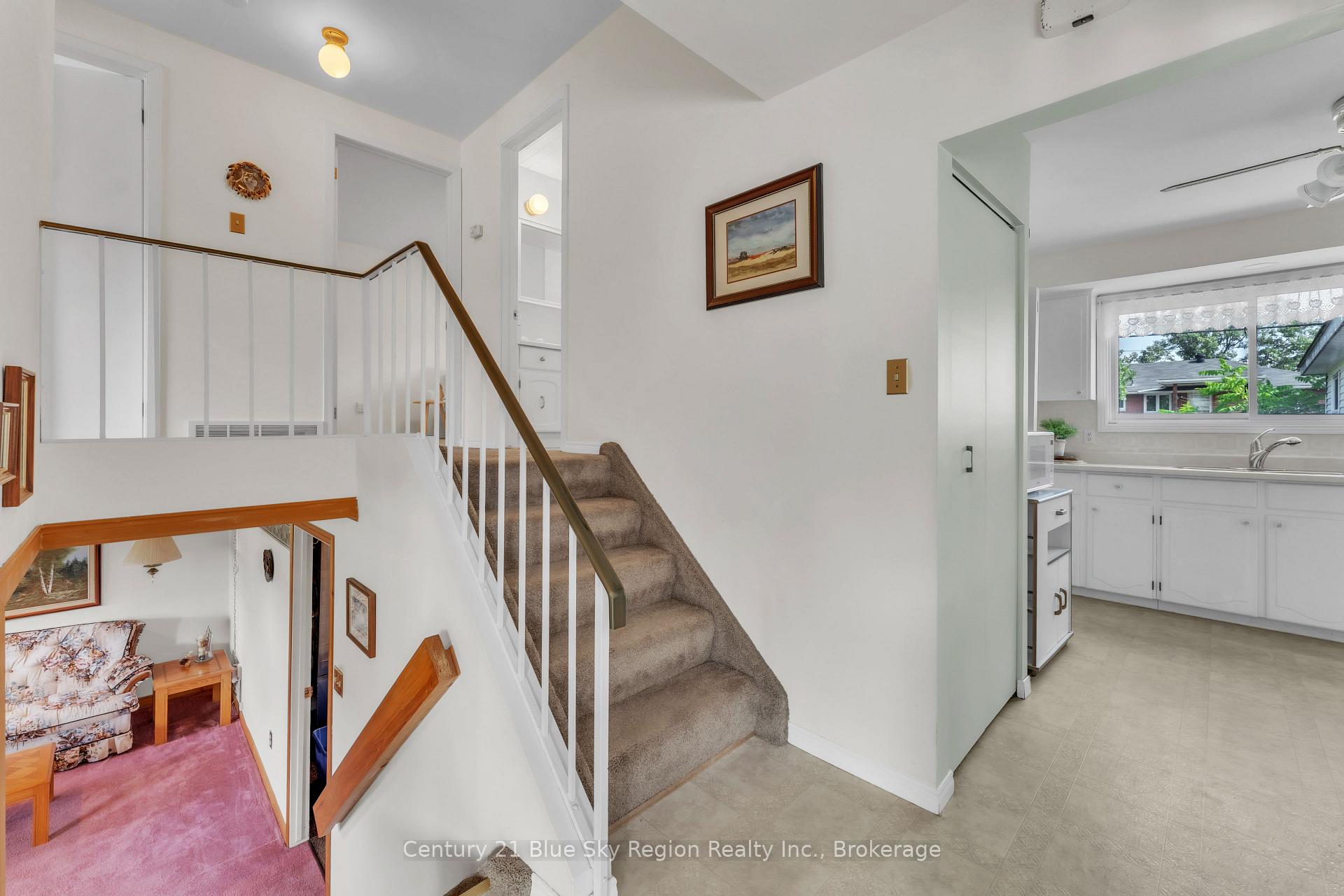 Photo 14 of 28 Farley Avenue, North Bay, Ferris — HOMEH