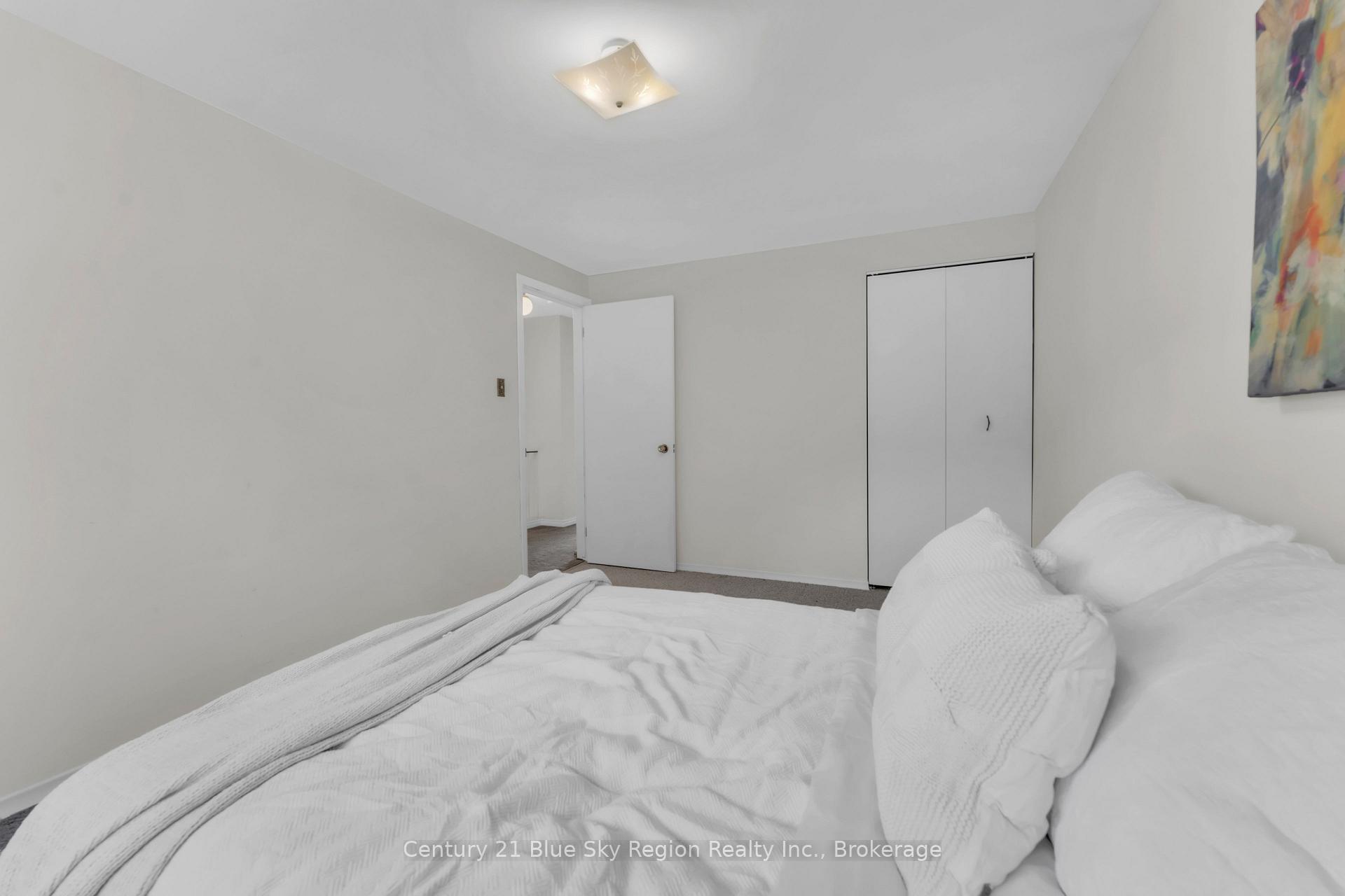Photo 17 of 28 Farley Avenue, North Bay, Ferris — HOMEH