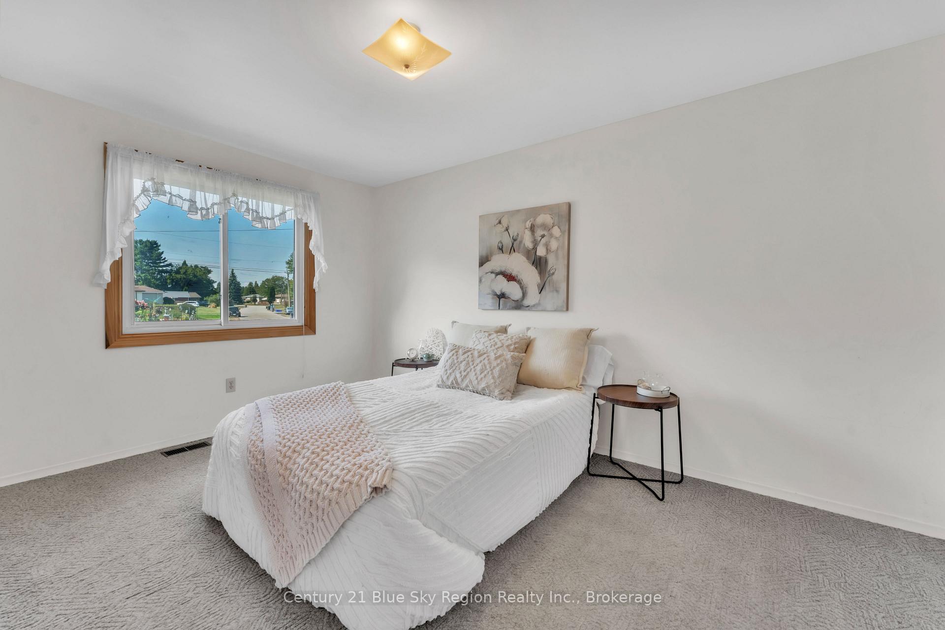 Photo 18 of 28 Farley Avenue, North Bay, Ferris — HOMEH